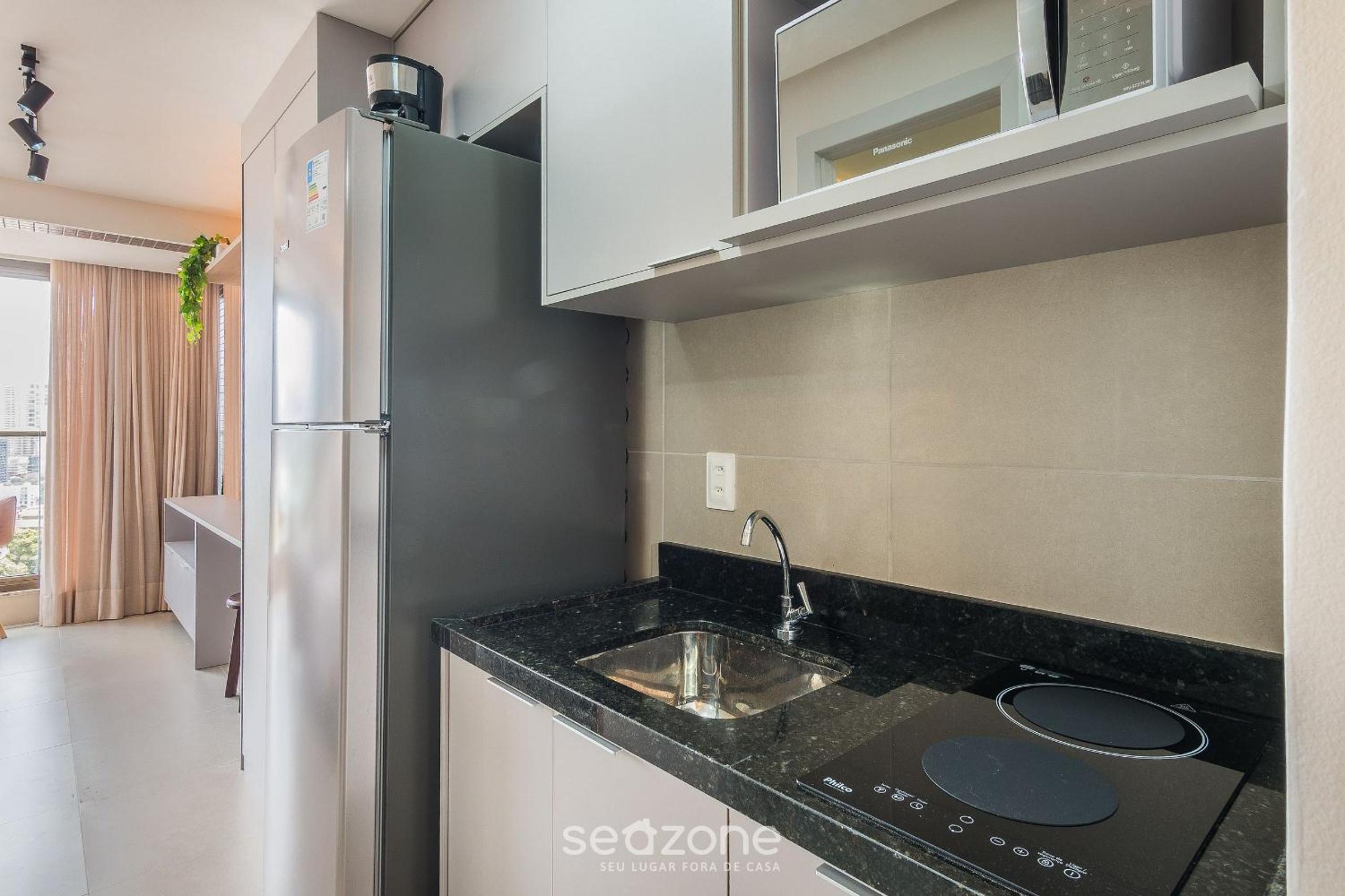 Apartments in a building with a pool 800m from the beach in Salvador - EDF