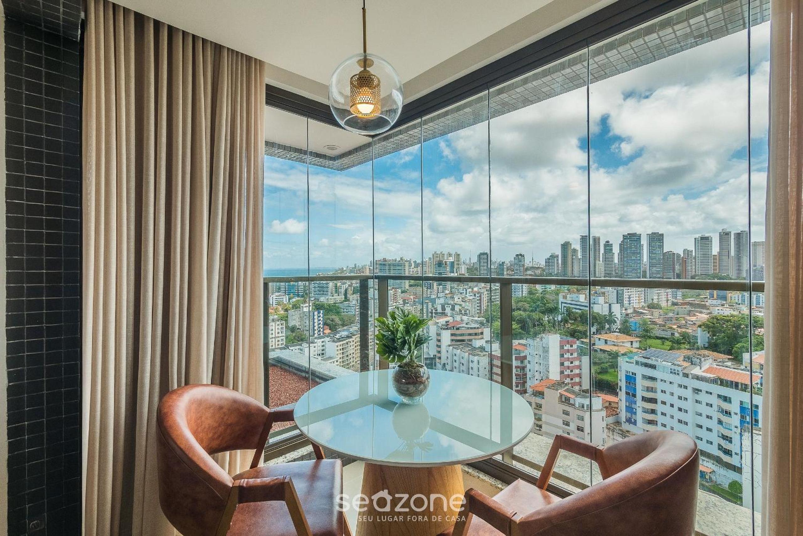 Apartments in a building with a pool 800m from the beach in Salvador - EDF