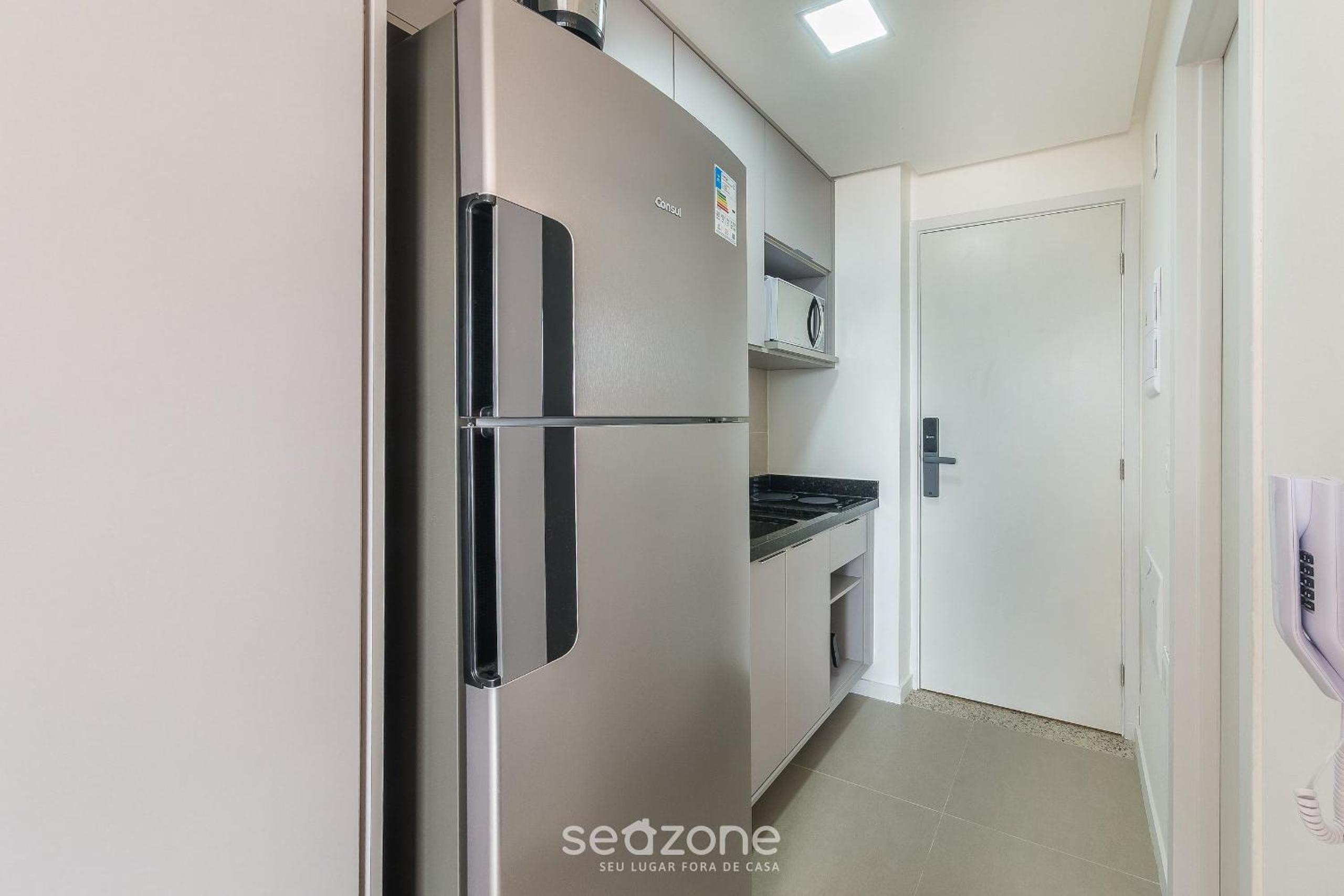 Apartments in a building with a pool 800m from the beach in Salvador - EDF