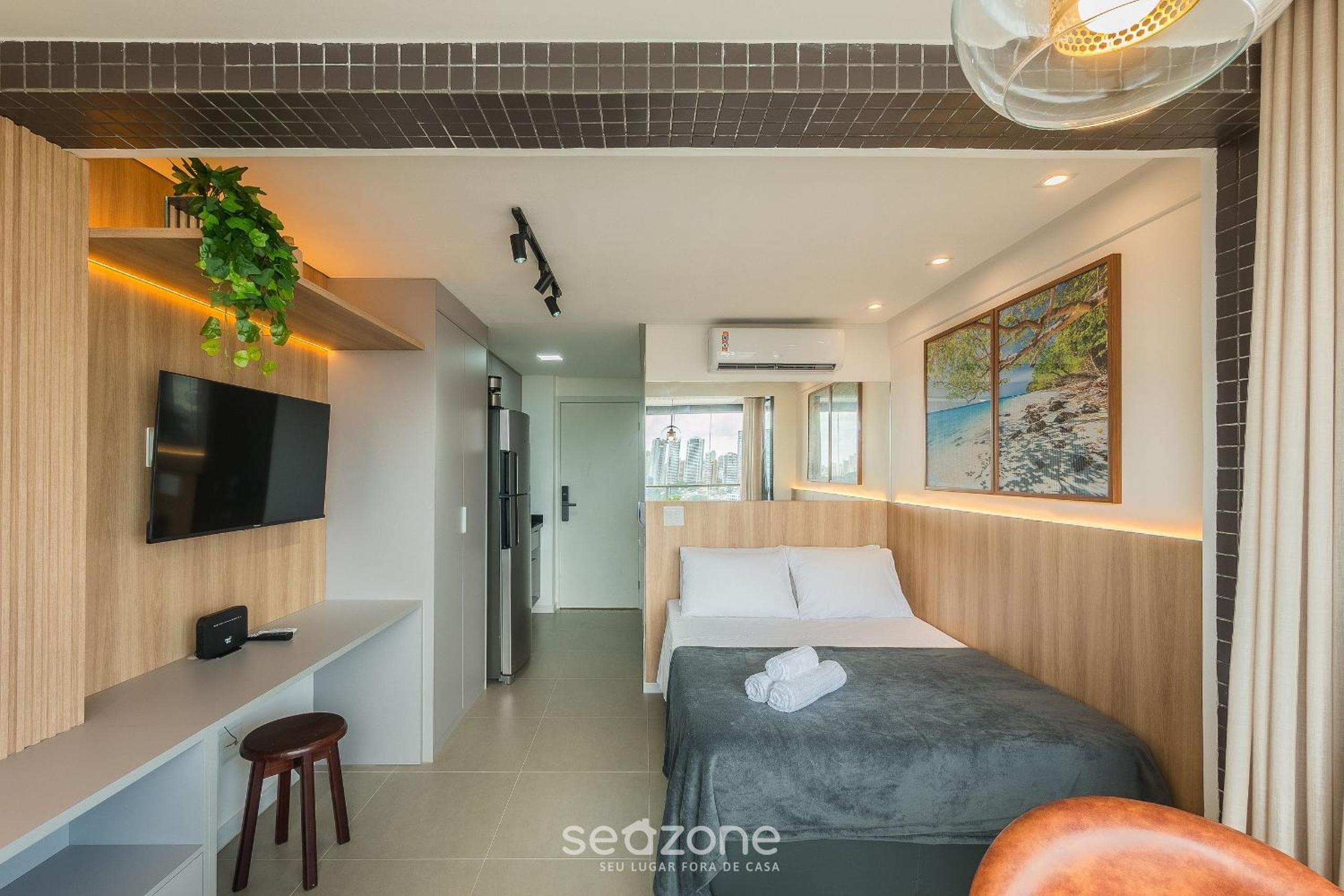 Apartments in a building with a pool 800m from the beach in Salvador - EDF