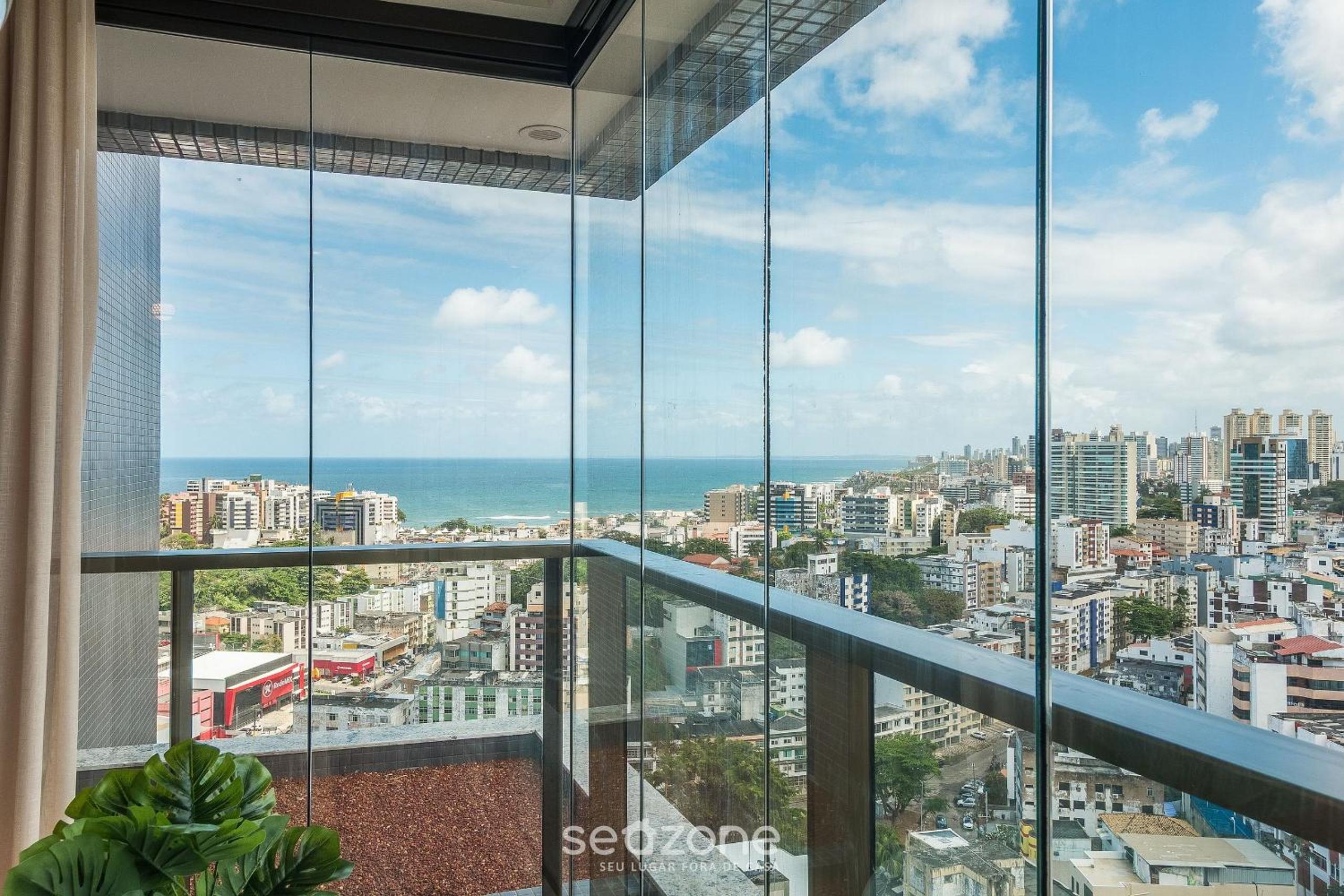 Apartments in a building with a pool 800m from the beach in Salvador - EDF