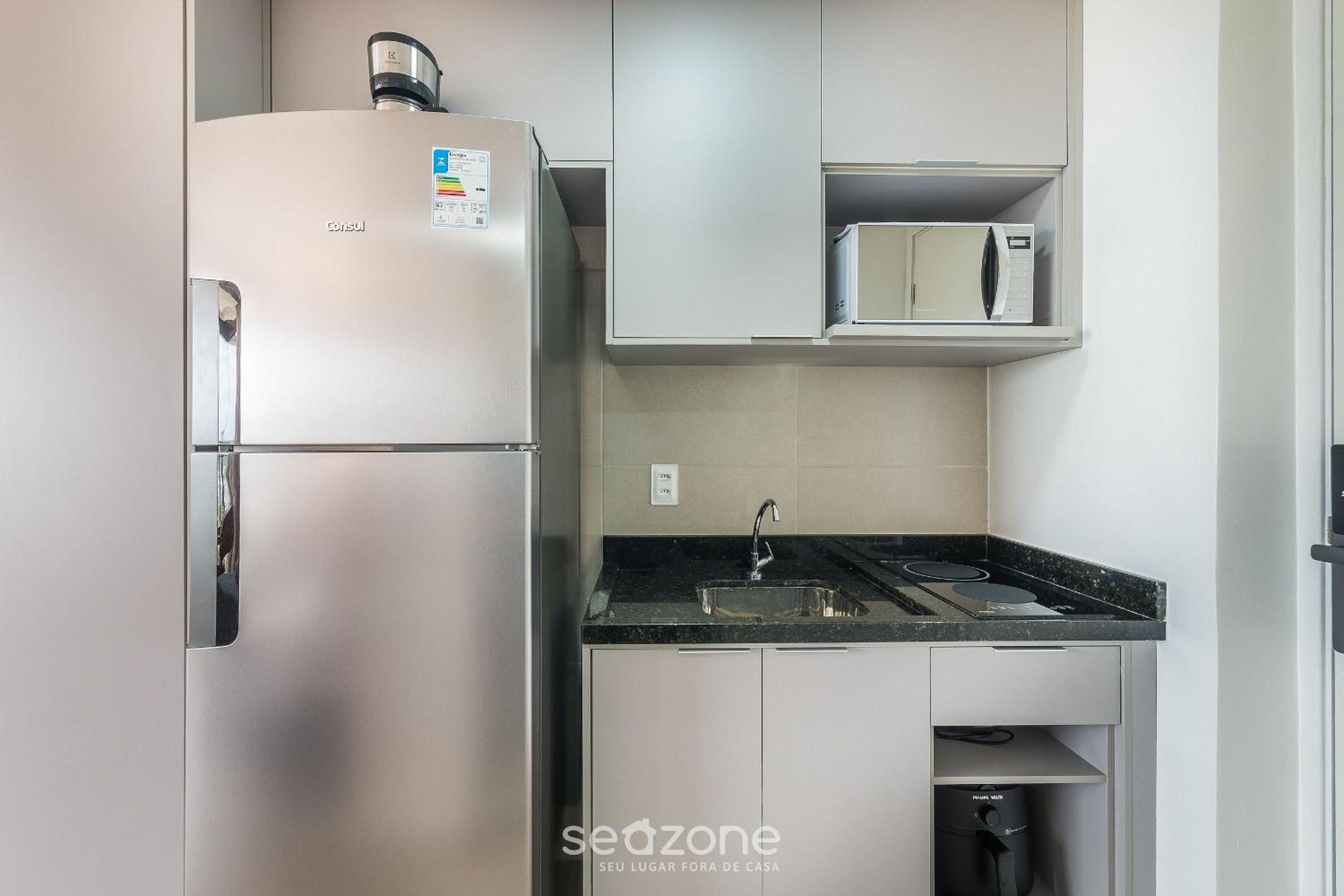 Apartments in a building with a pool 800m from the beach in Salvador - EDF