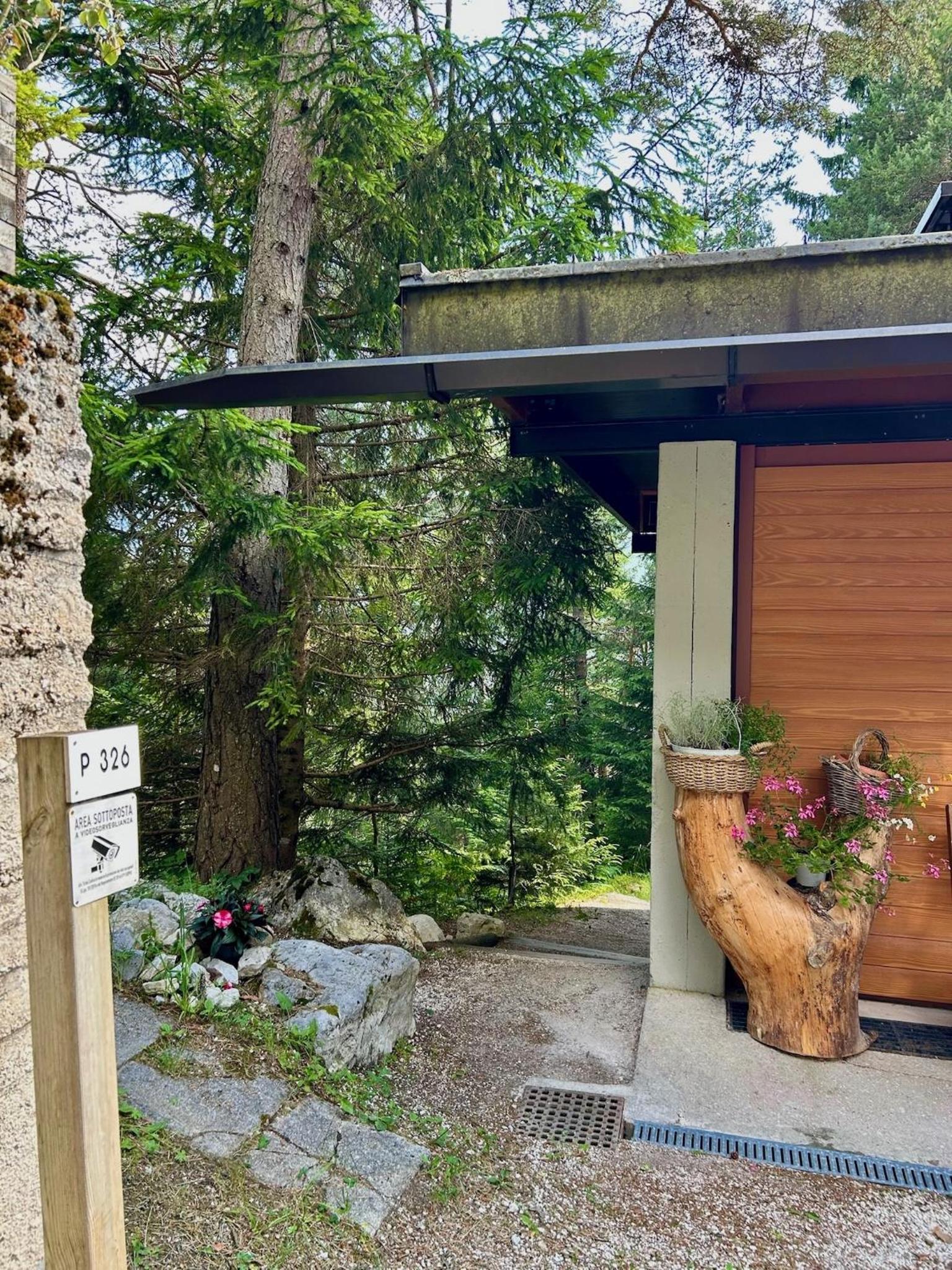 Ca'Mugo, a chalet in the magic woods, near Cortina