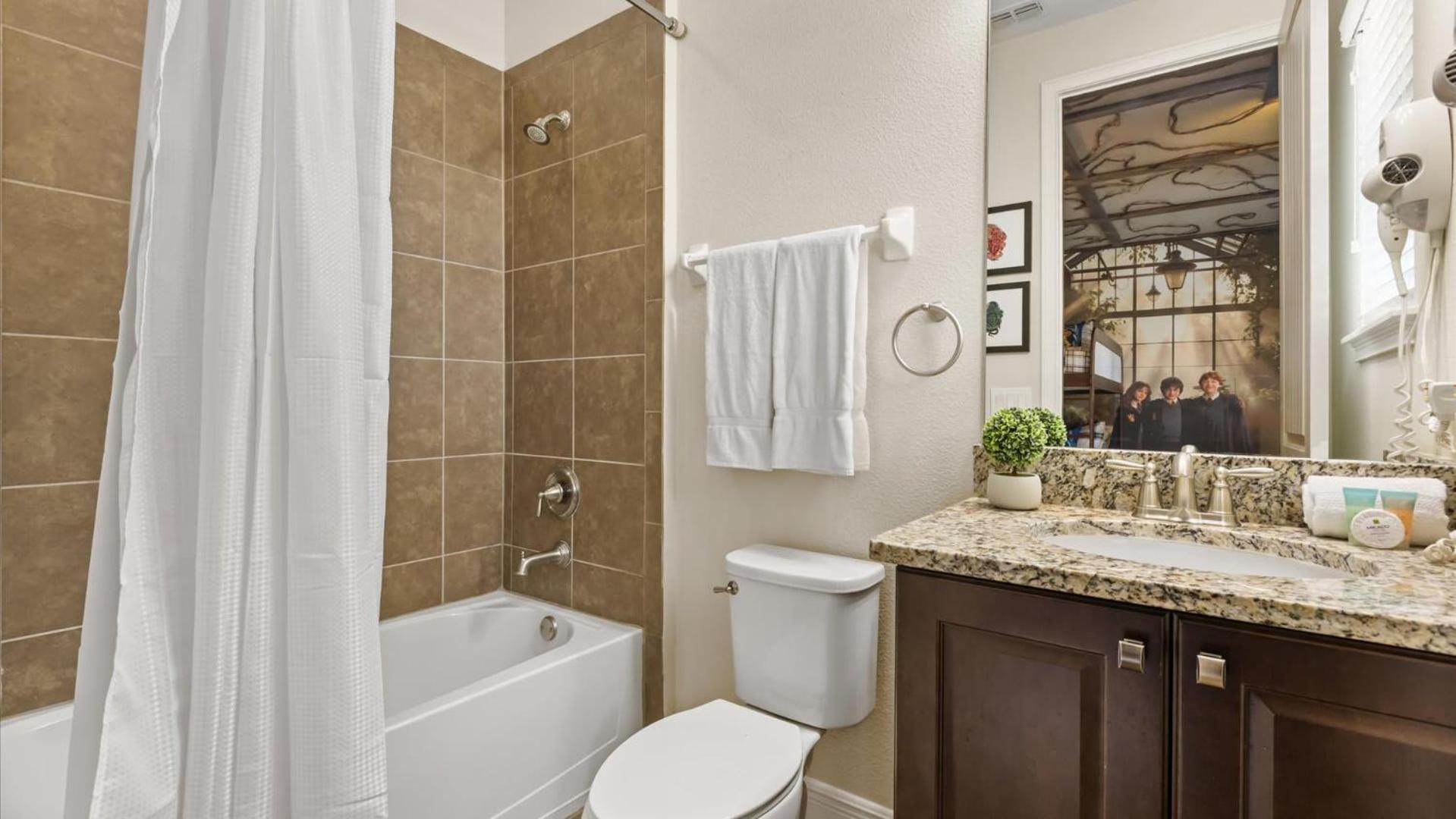 Upstay Spacious 5BR Villa Private Pool and Hot Tub