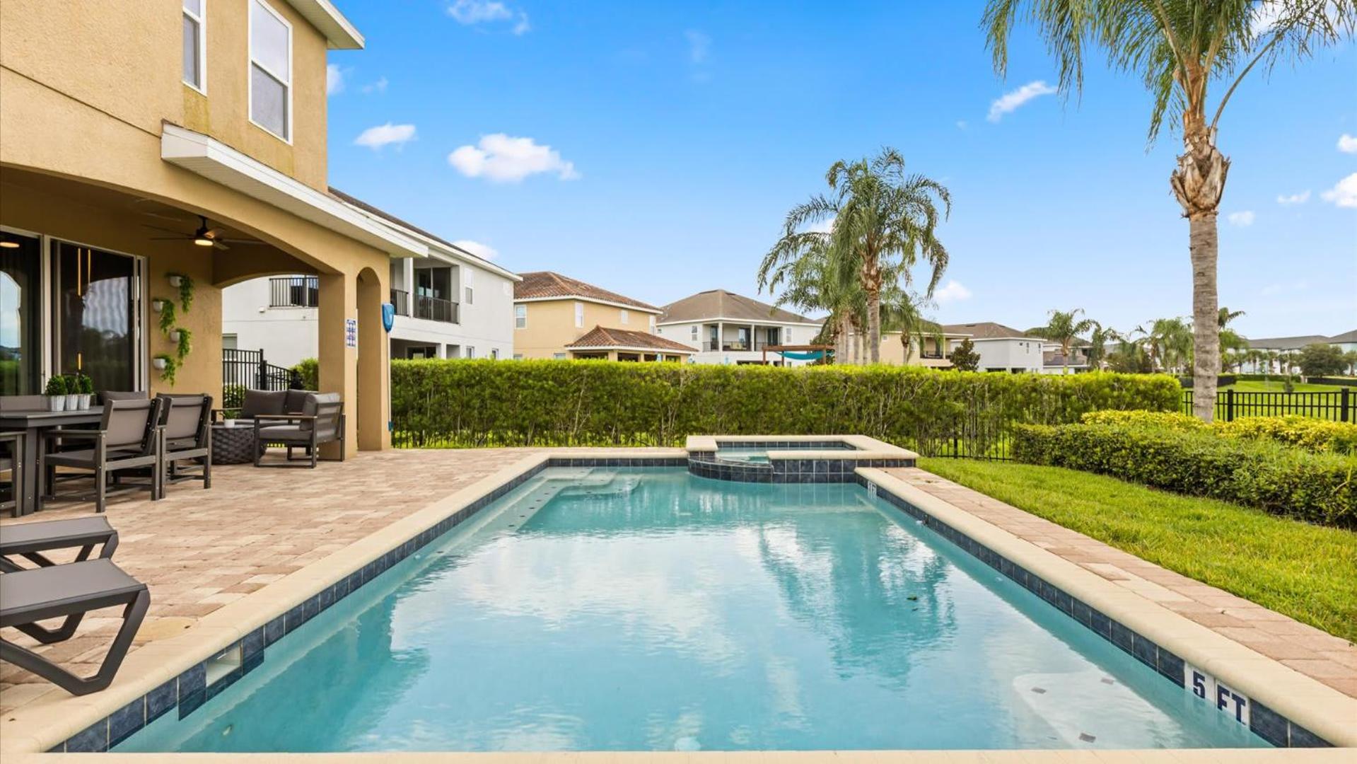 Upstay Spacious 5BR Villa Private Pool and Hot Tub