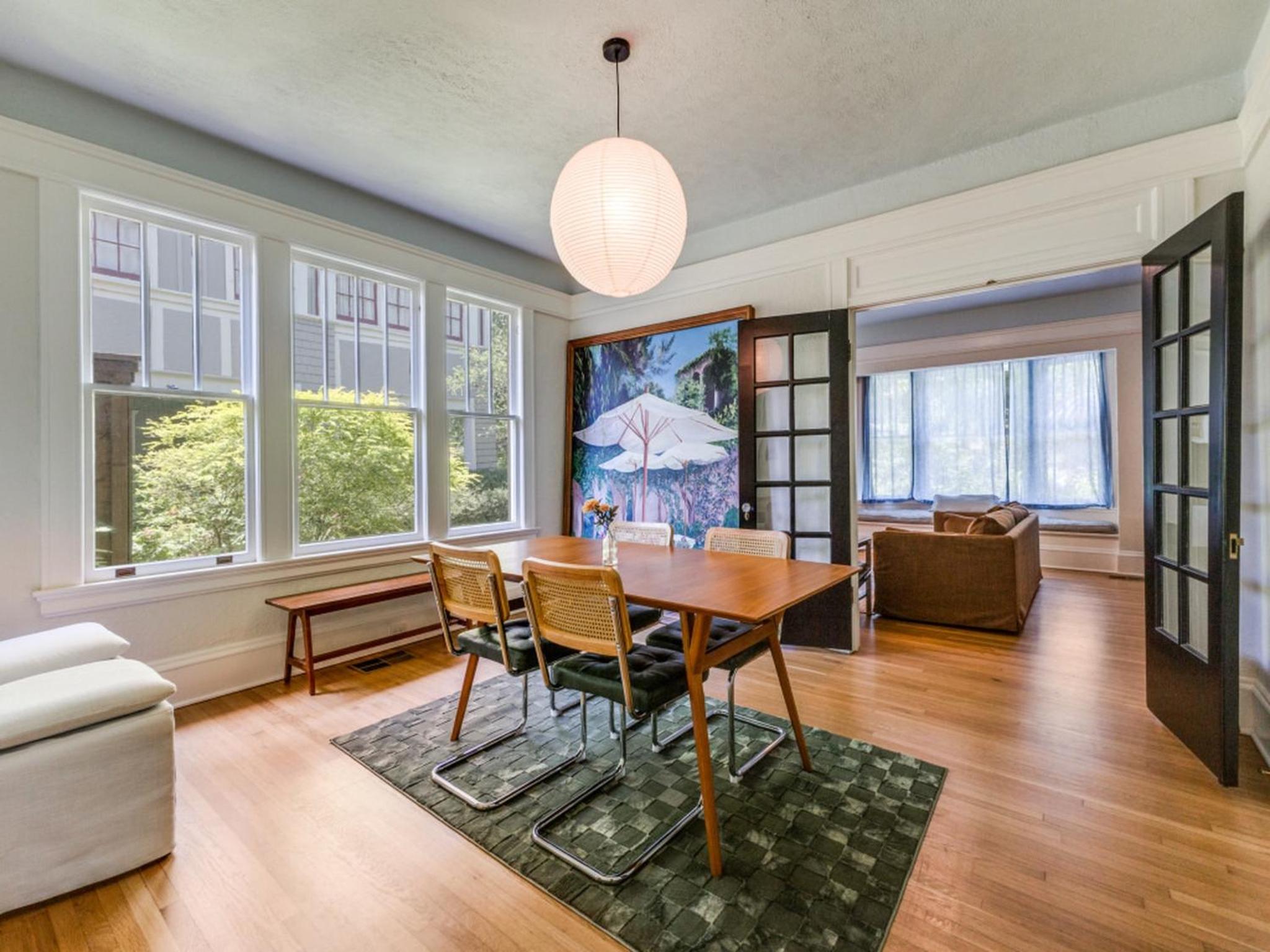 Historic Central Dallas Apartment - Modern & Roomy