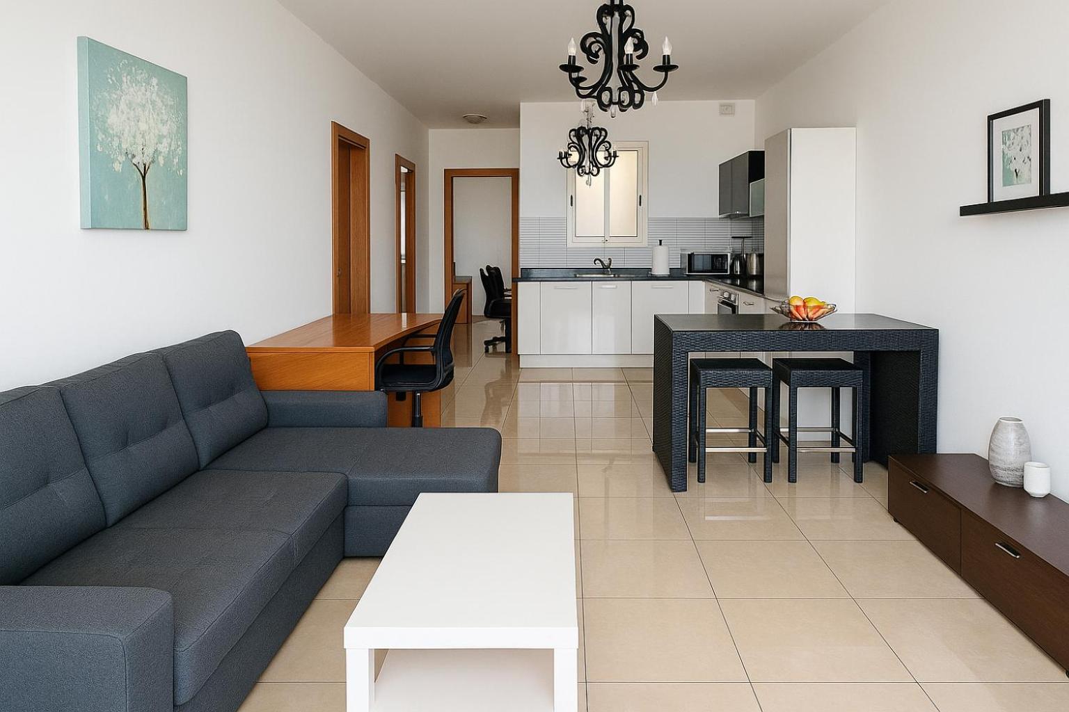 Modern Penthouse with 2 Bedroom & 2 Terraces by Seafront Walk