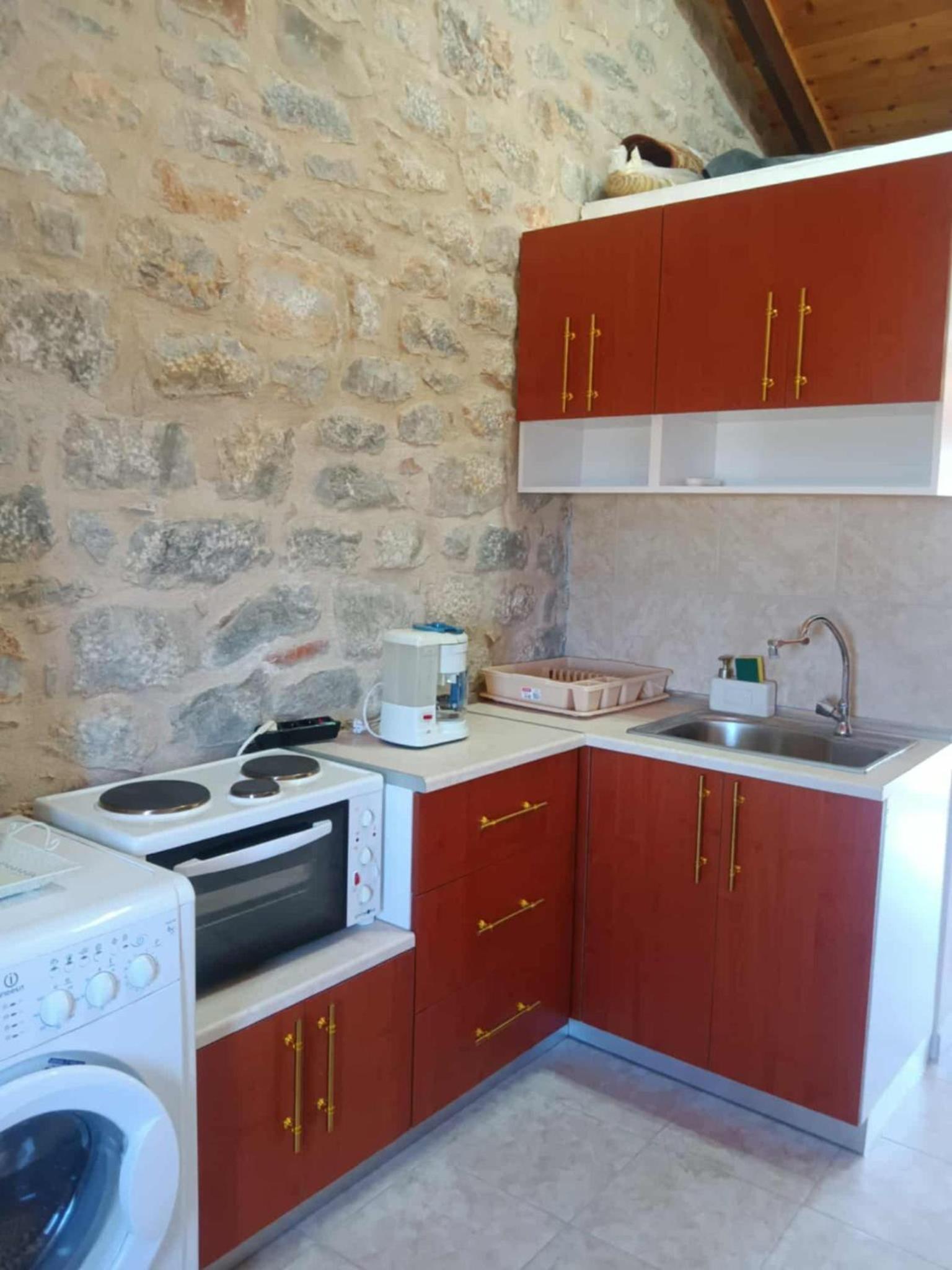 Πετροχτιστο Ρηνιω