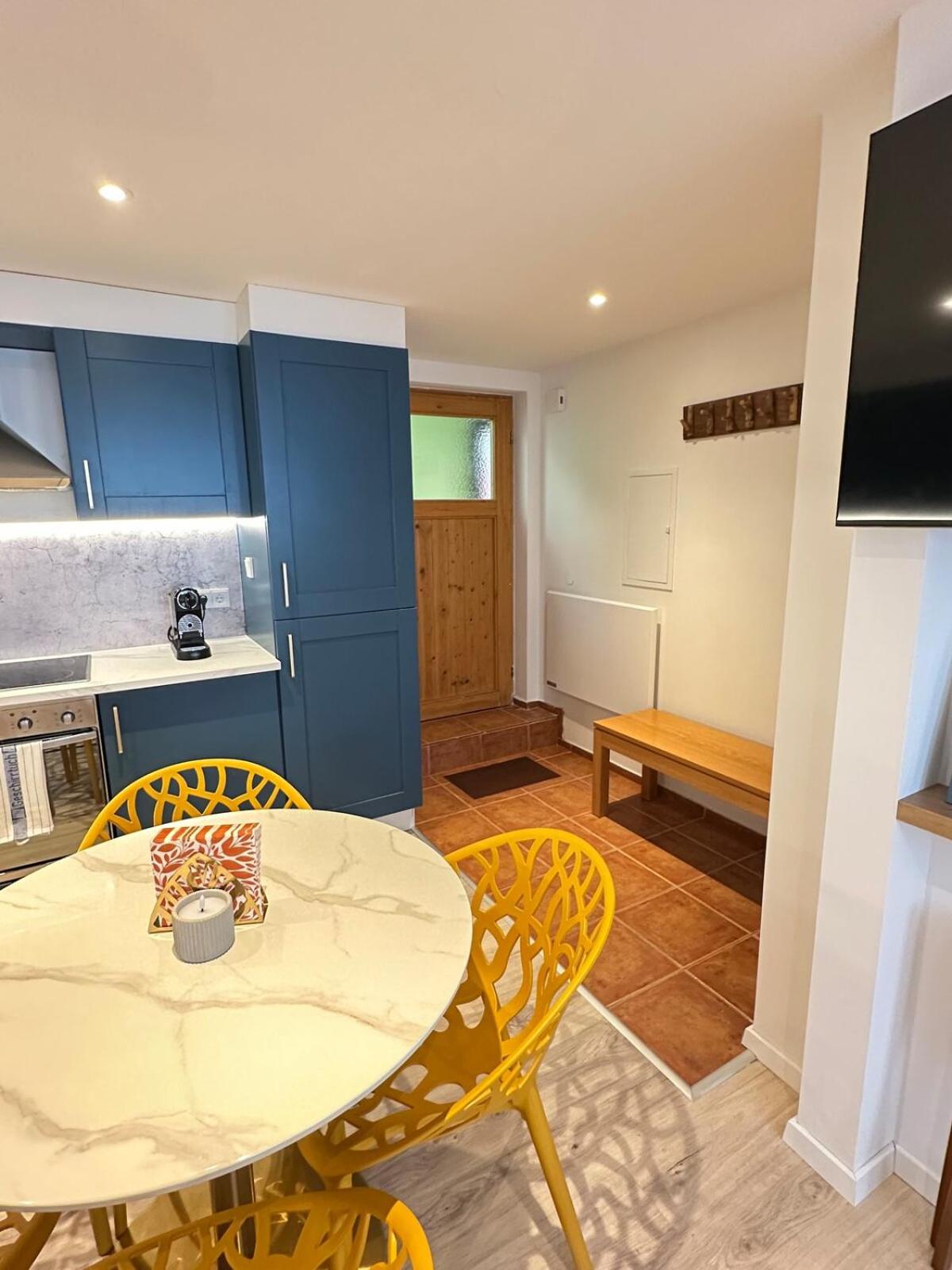 Apartment zentral in Würzburg Altstadt - bis 5 Gäste - Free Parking