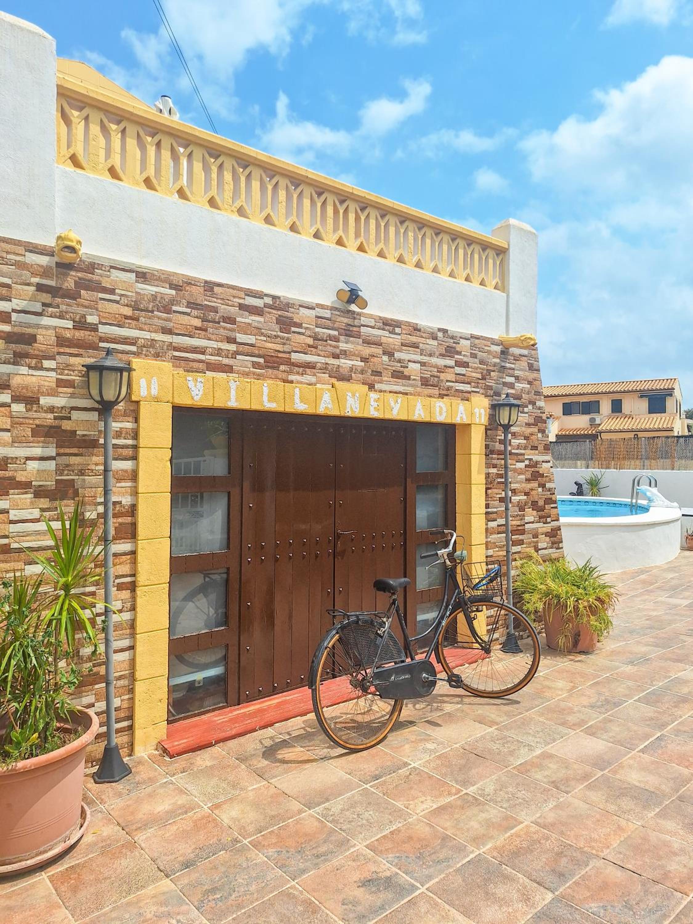 Villa Nevada - Espacioso Chalet con Piscina Privada