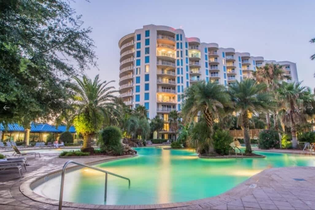 An Emerald Coast Escape