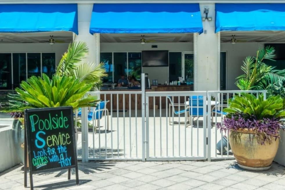 An Emerald Coast Escape