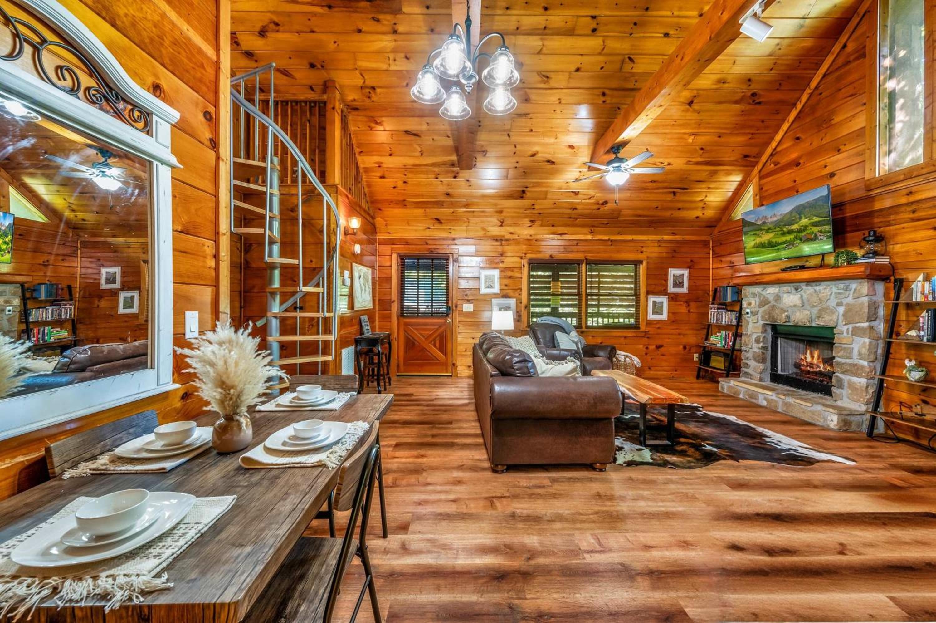 Charming Cabin with Hot Tub