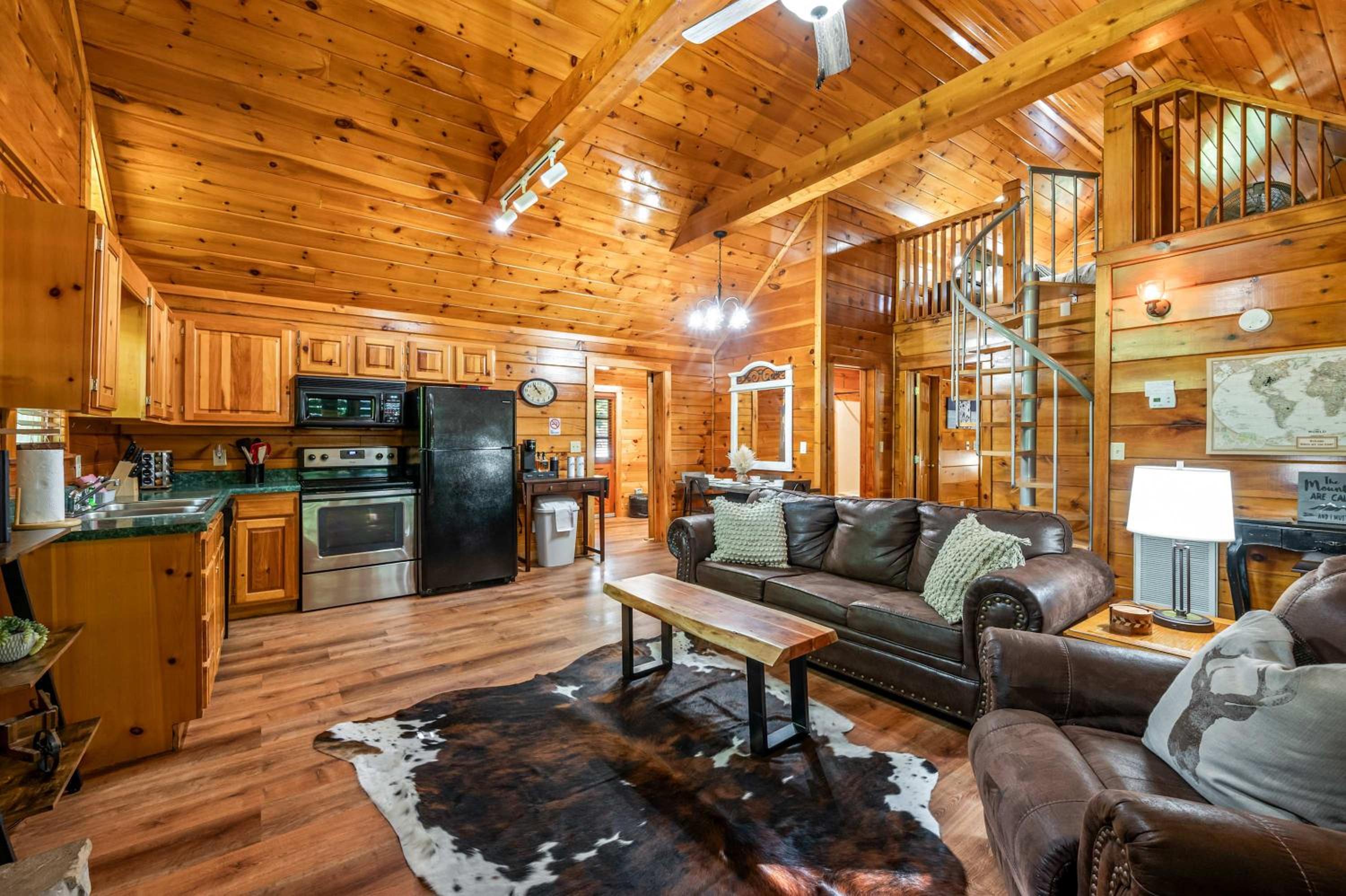 Charming Cabin with Hot Tub