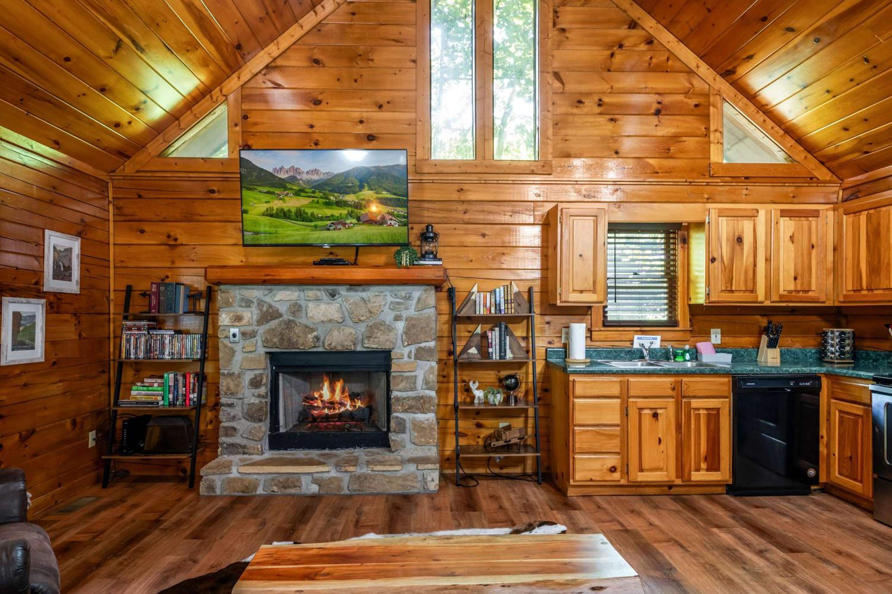Charming Cabin with Hot Tub