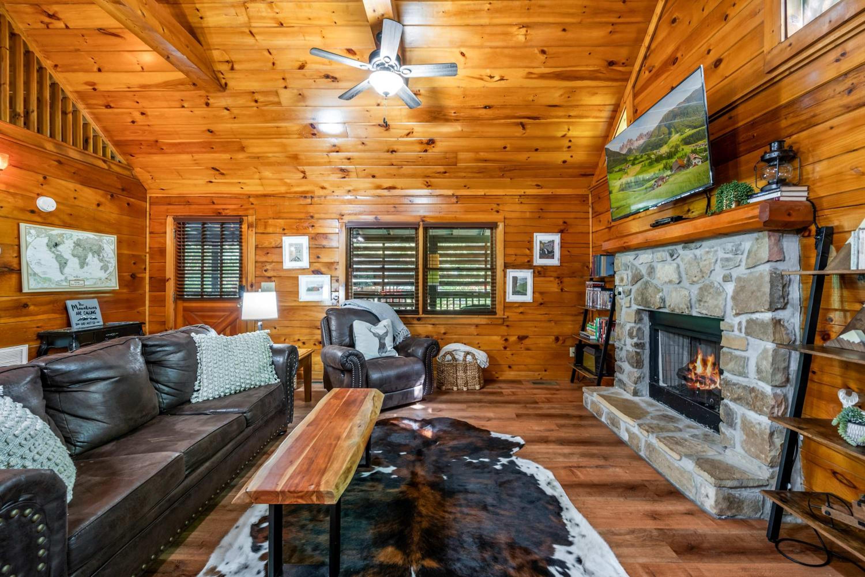 Charming Cabin with Hot Tub