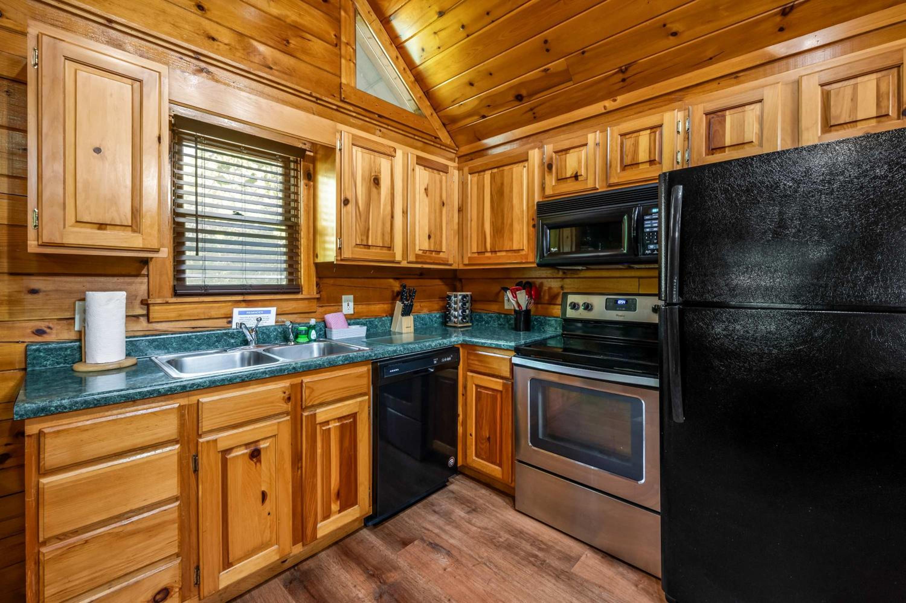 Charming Cabin with Hot Tub