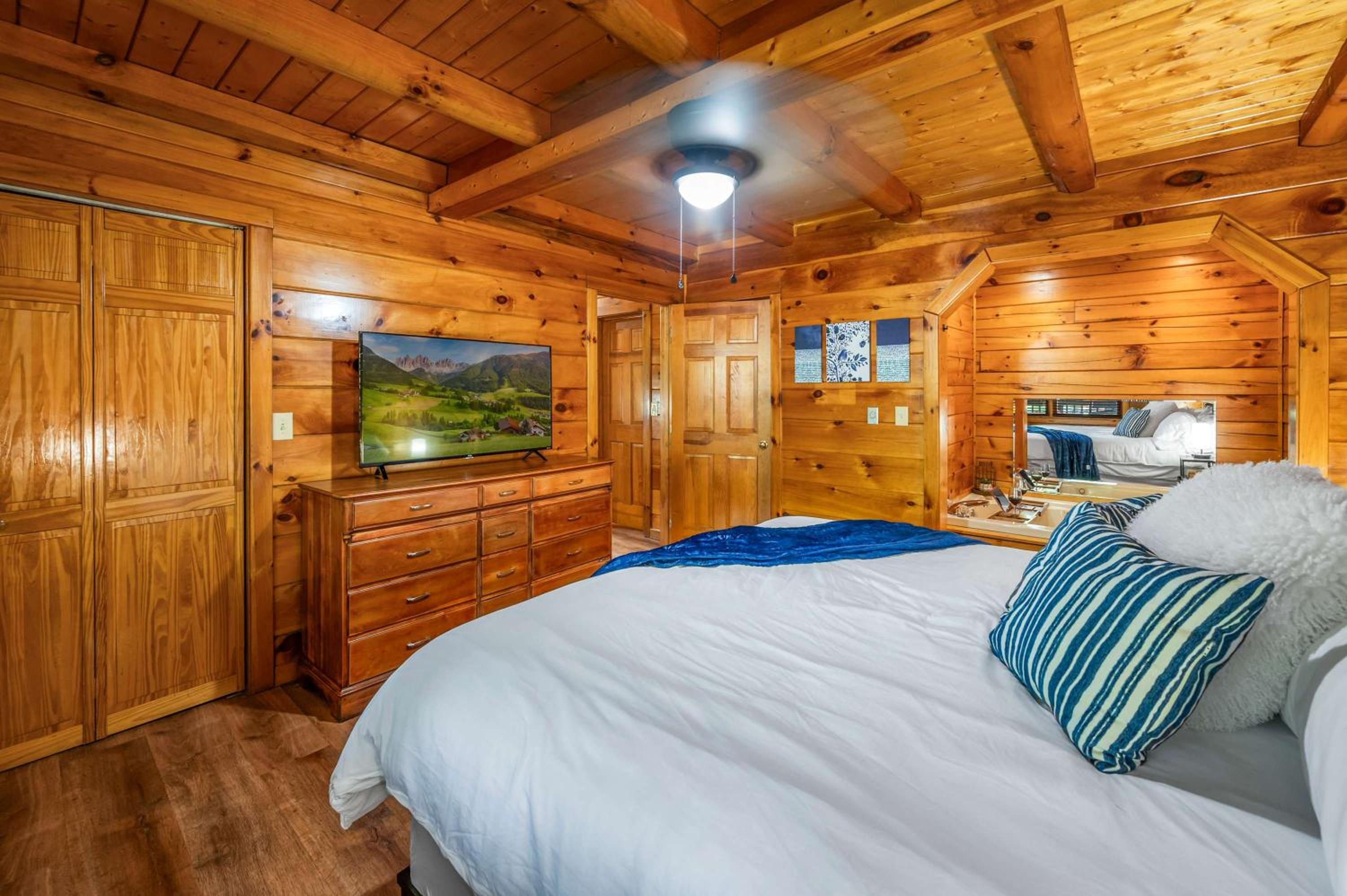 Charming Cabin with Hot Tub