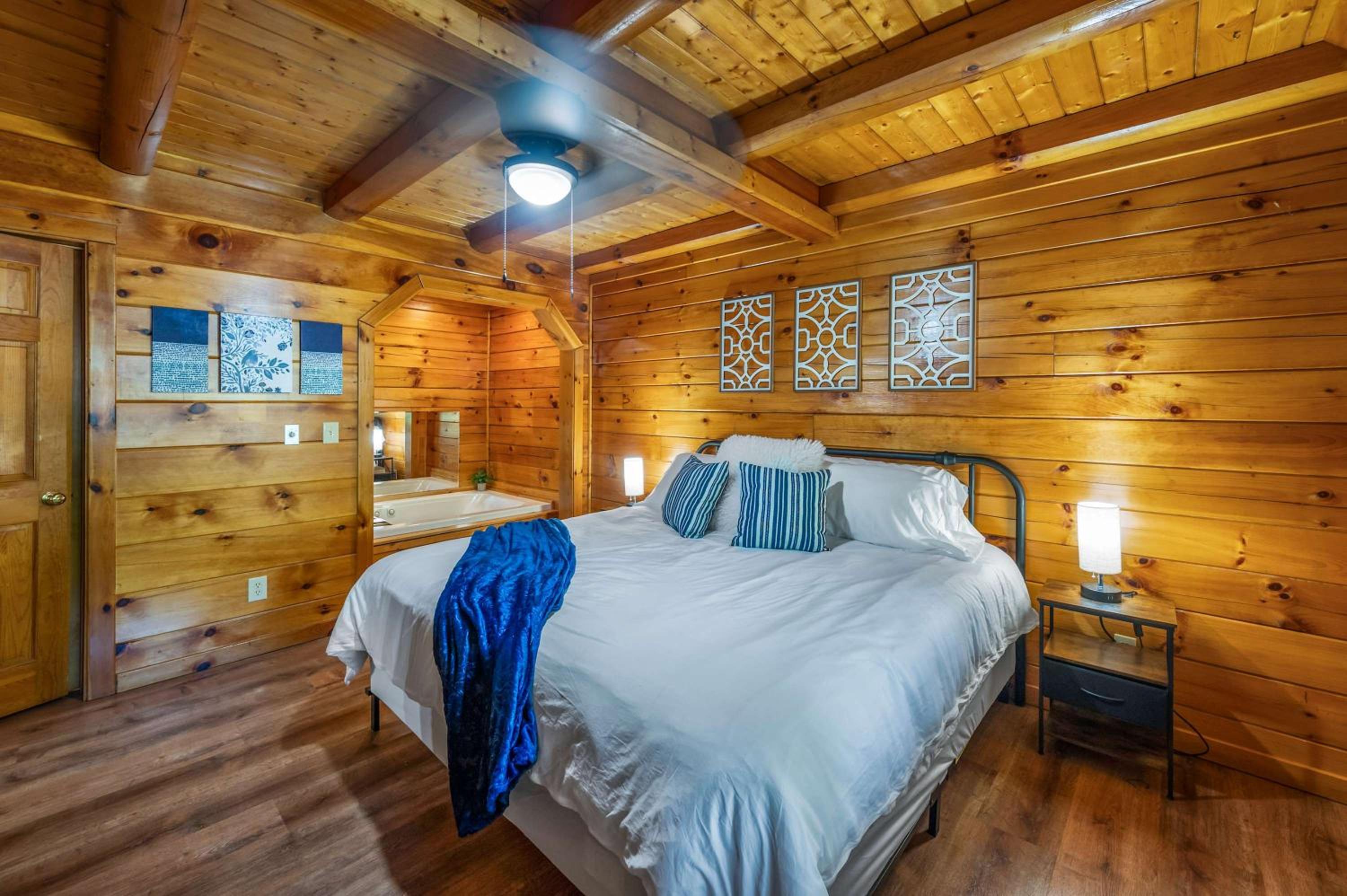 Charming Cabin with Hot Tub