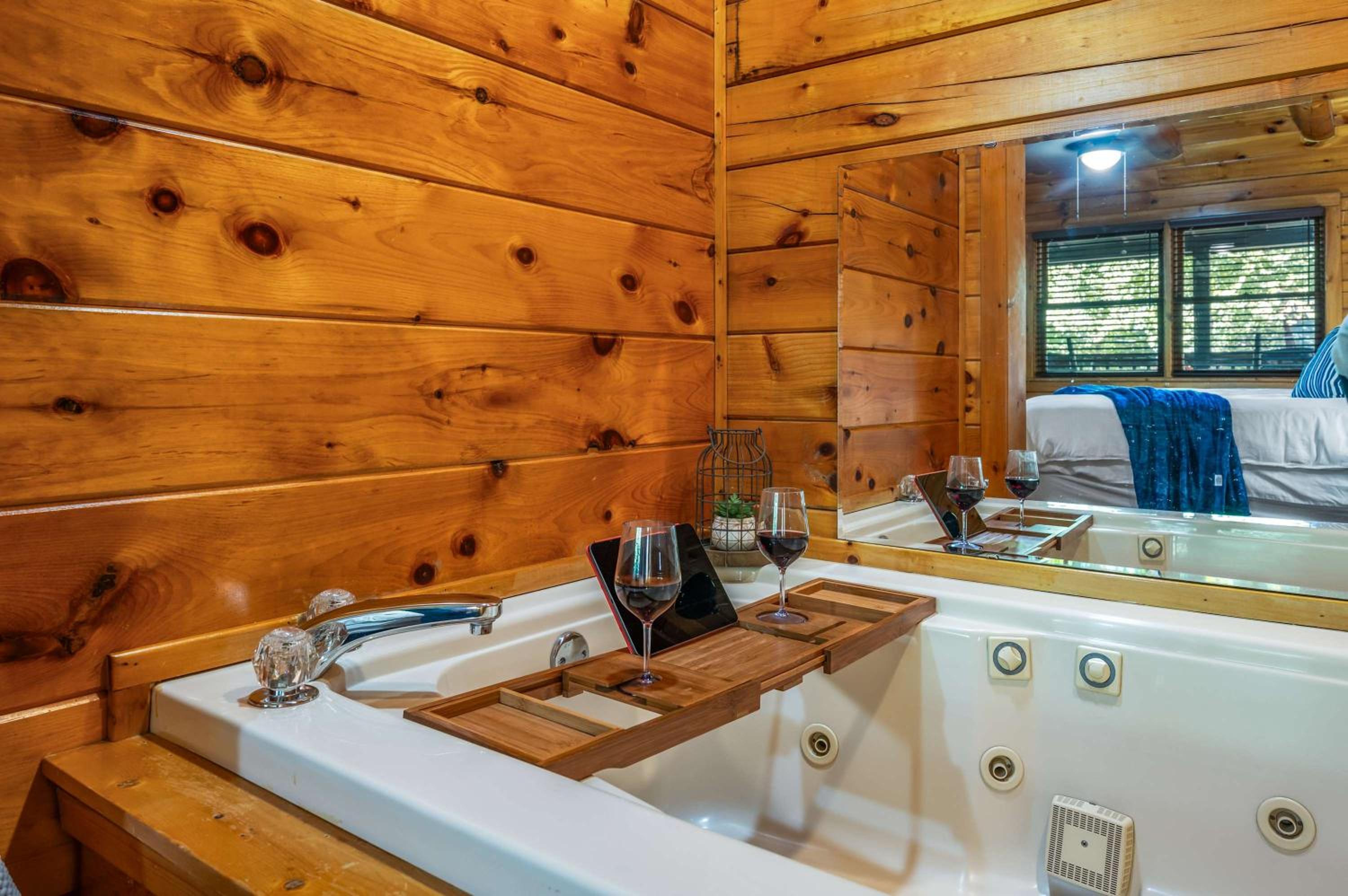 Charming Cabin with Hot Tub