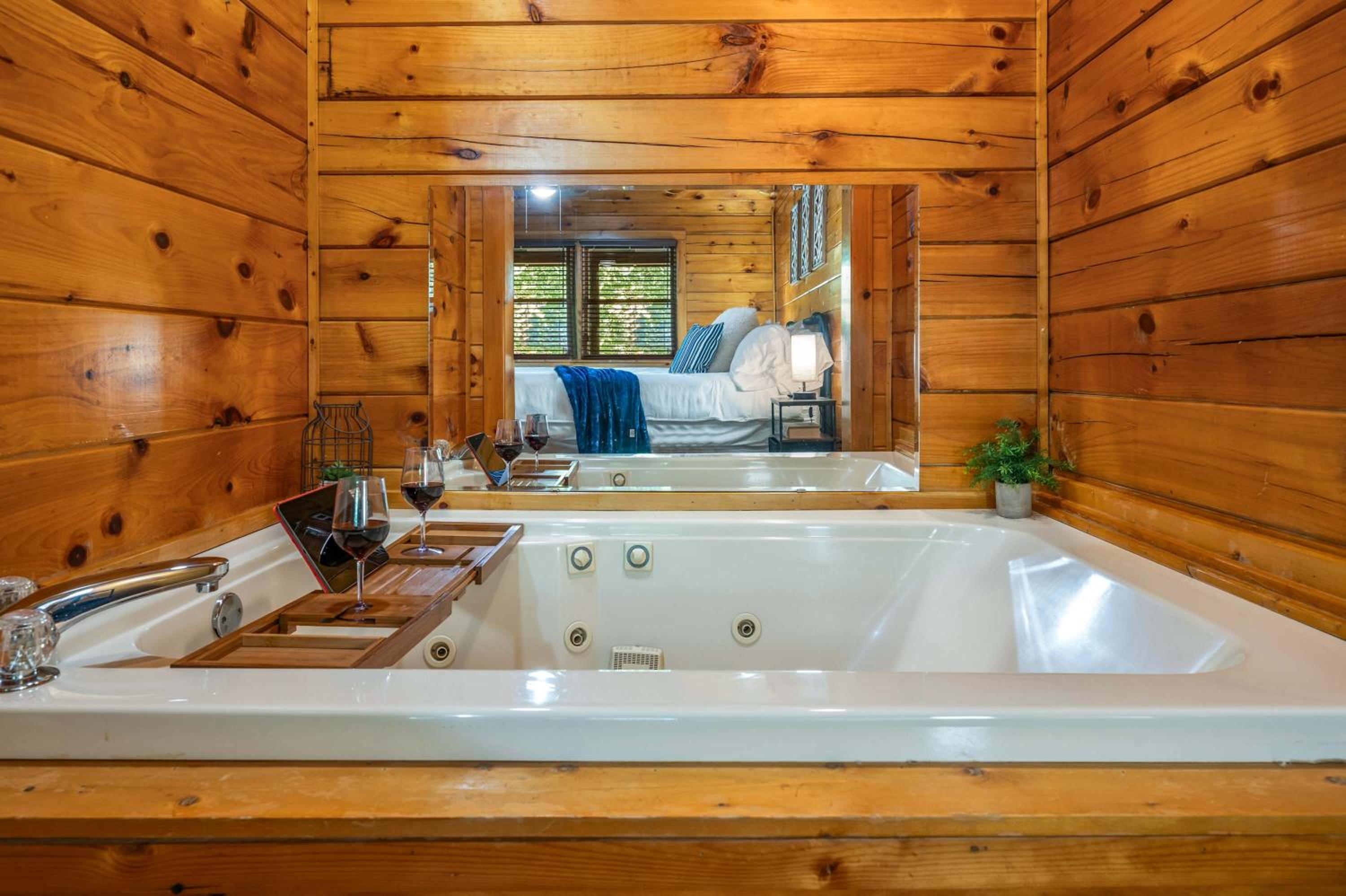 Charming Cabin with Hot Tub