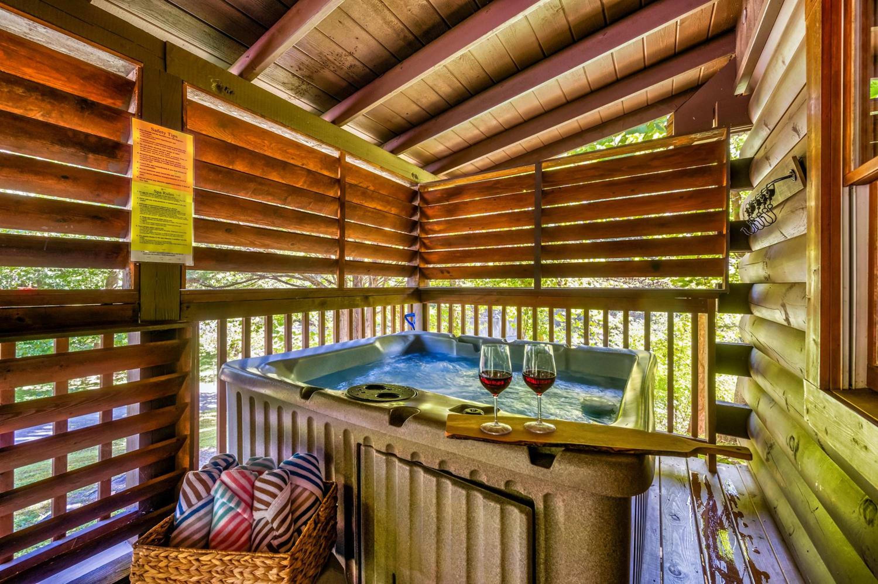 Charming Cabin with Hot Tub