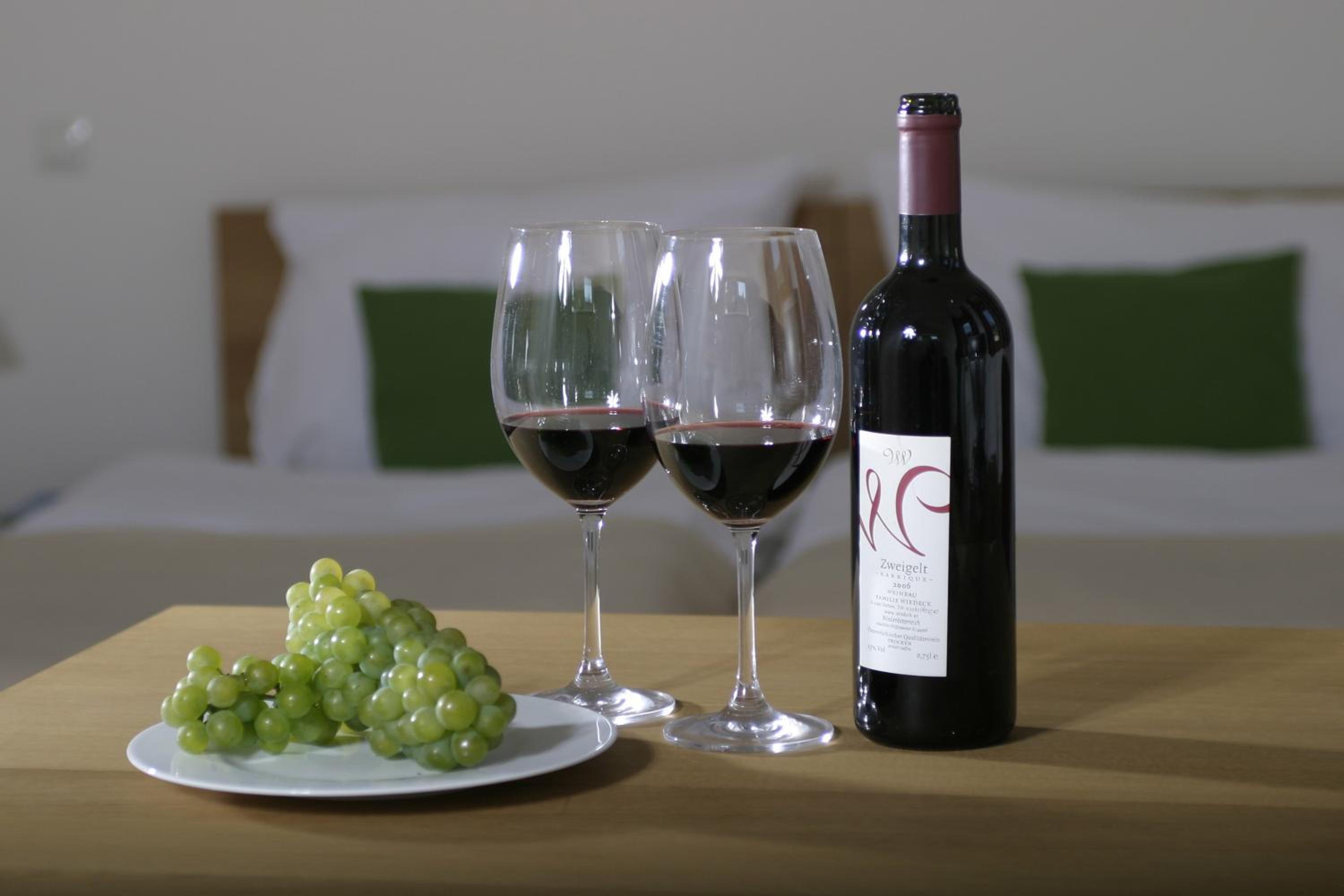 Wein + Bett Wiedeck