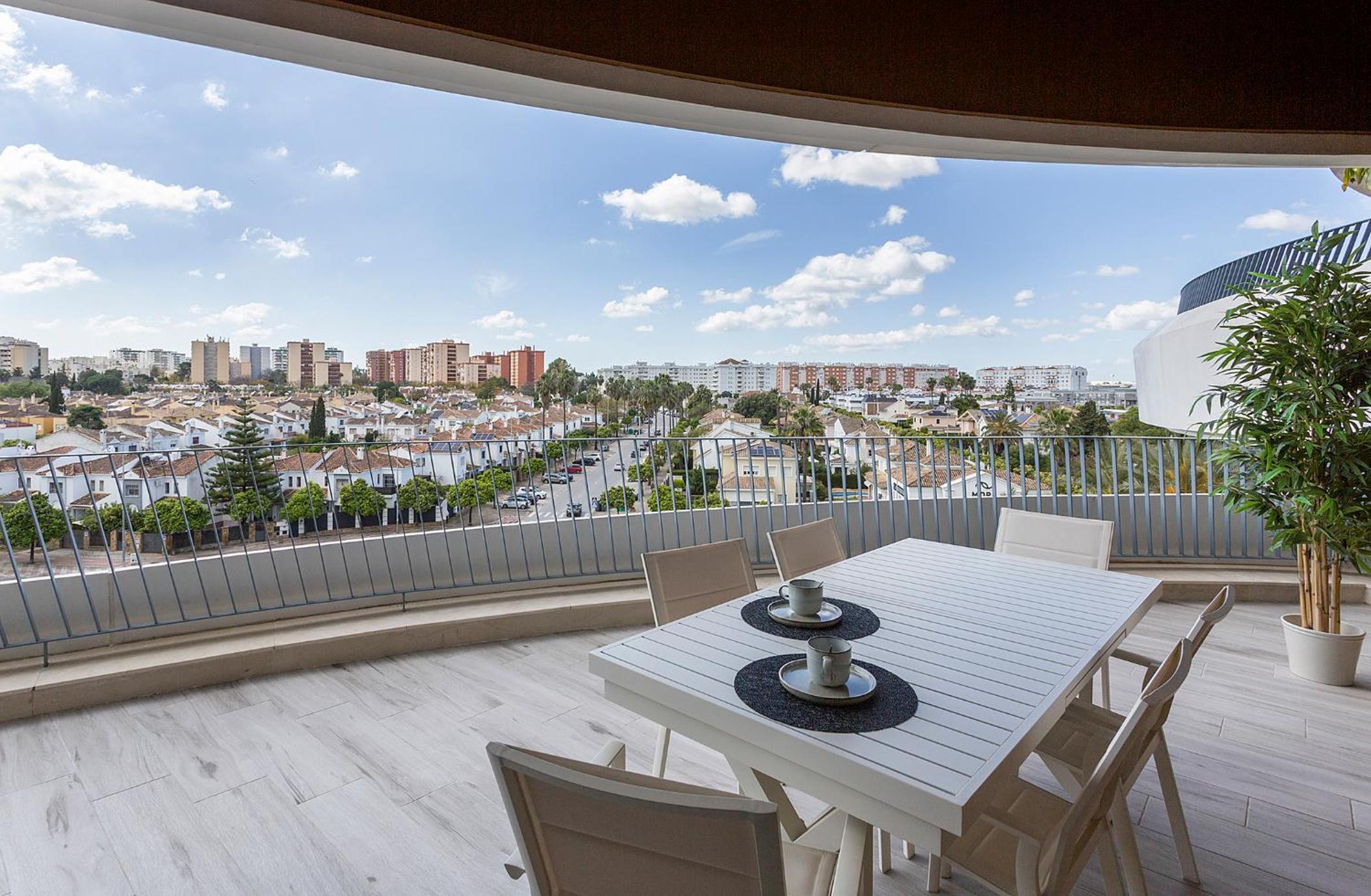Holiday Homes - Sky Garden Jerez