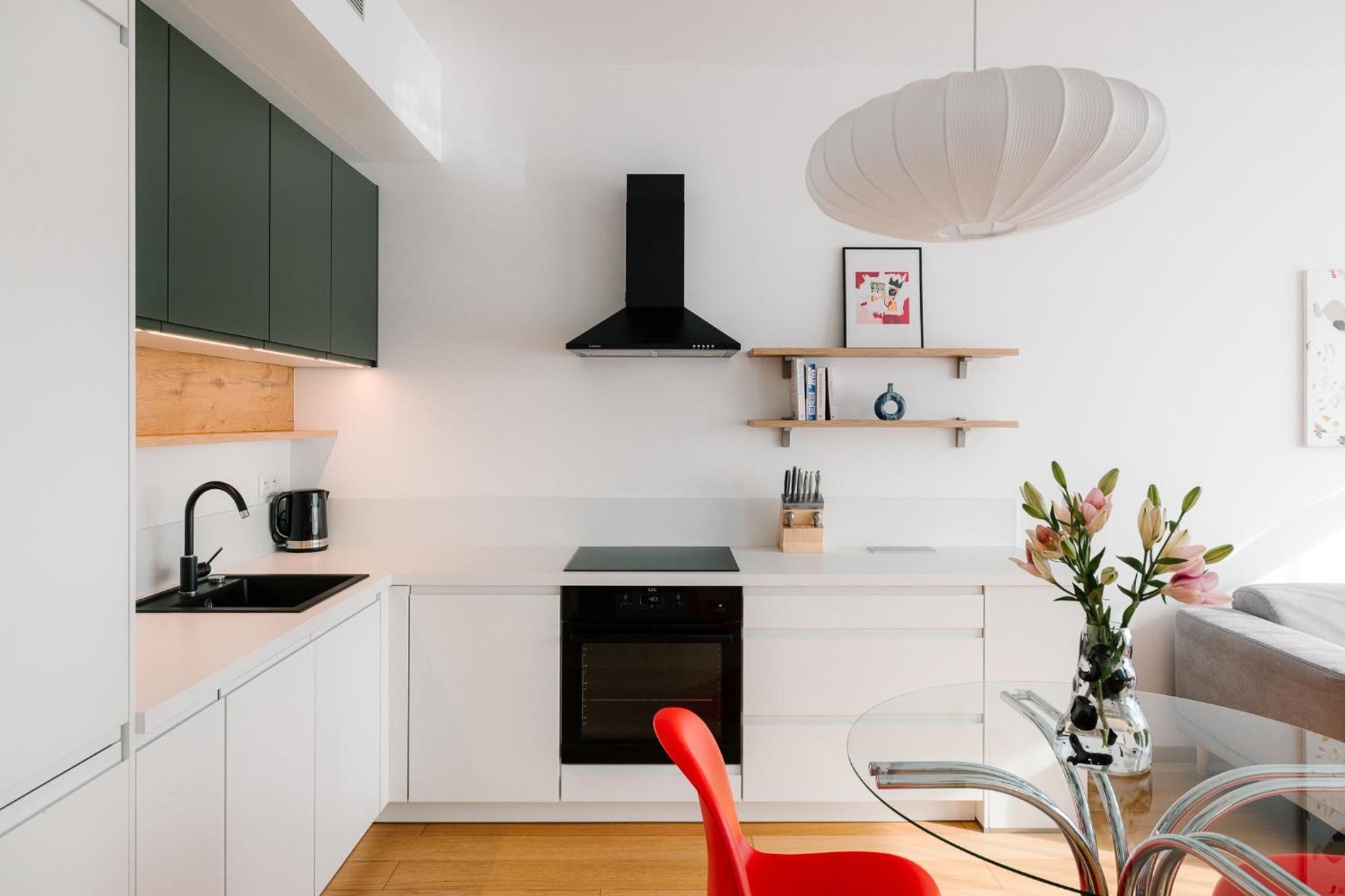 Cozy and Sunny Apartment with free parking Sky Park