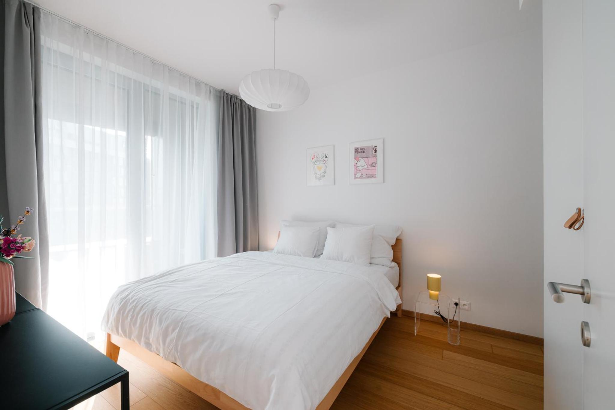 Cozy and Sunny Apartment with free parking Sky Park