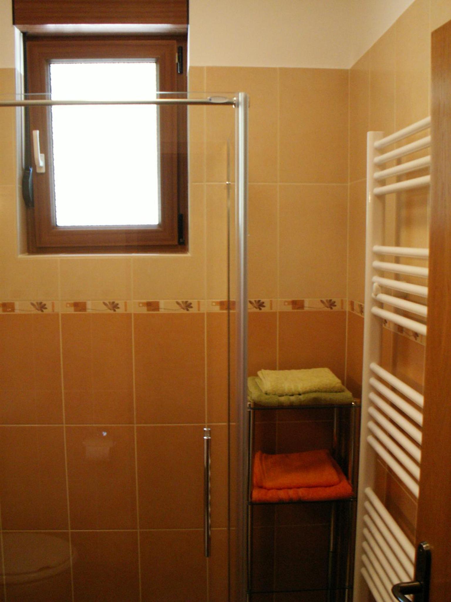 Photo 33