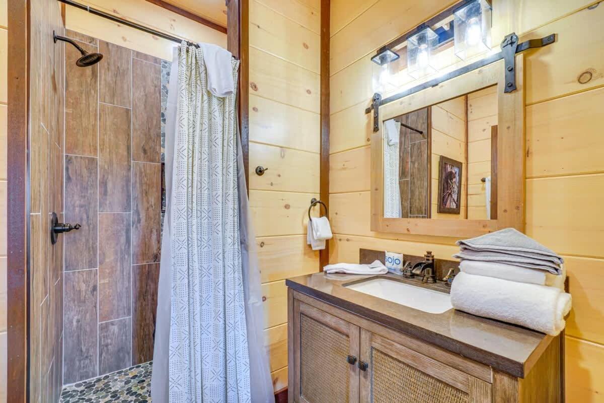 Lakeside Bear Lodge