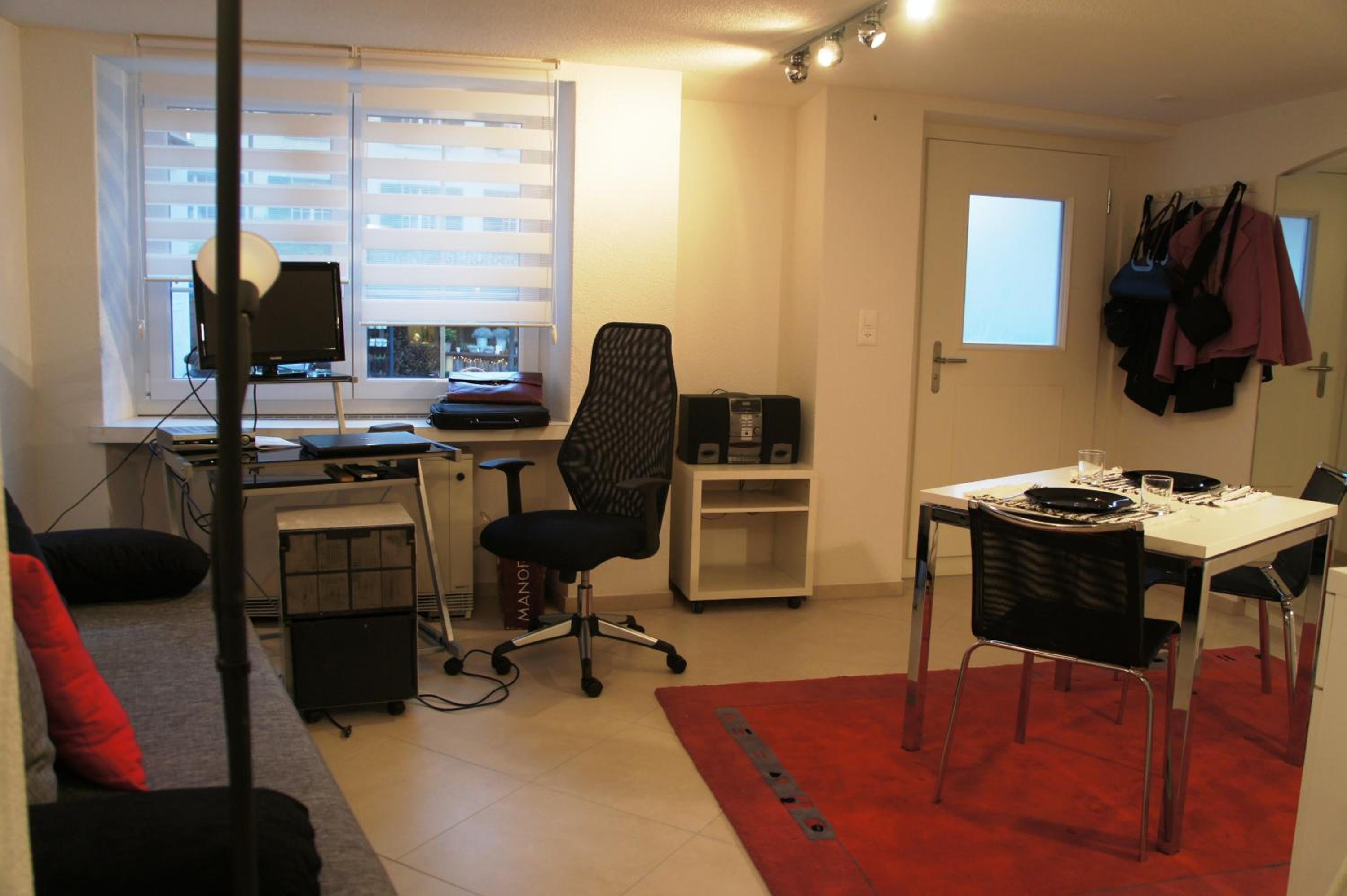 Photo 10