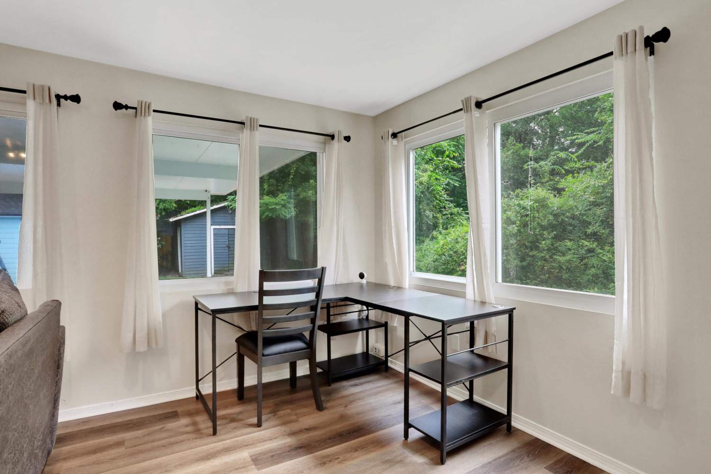Entire house in Avondale, walking distance to shops and restaurants