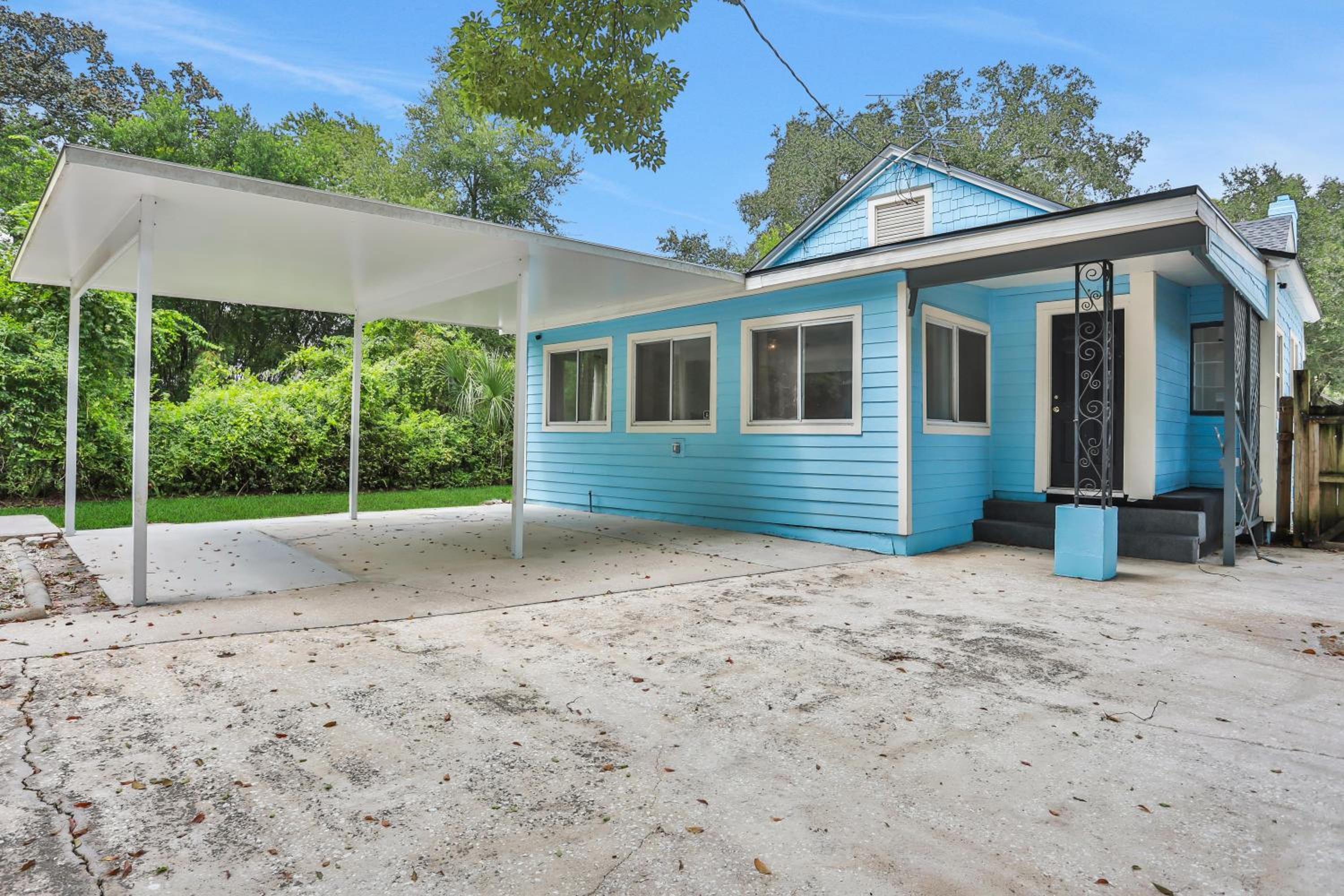 Entire house in Avondale, walking distance to shops and restaurants