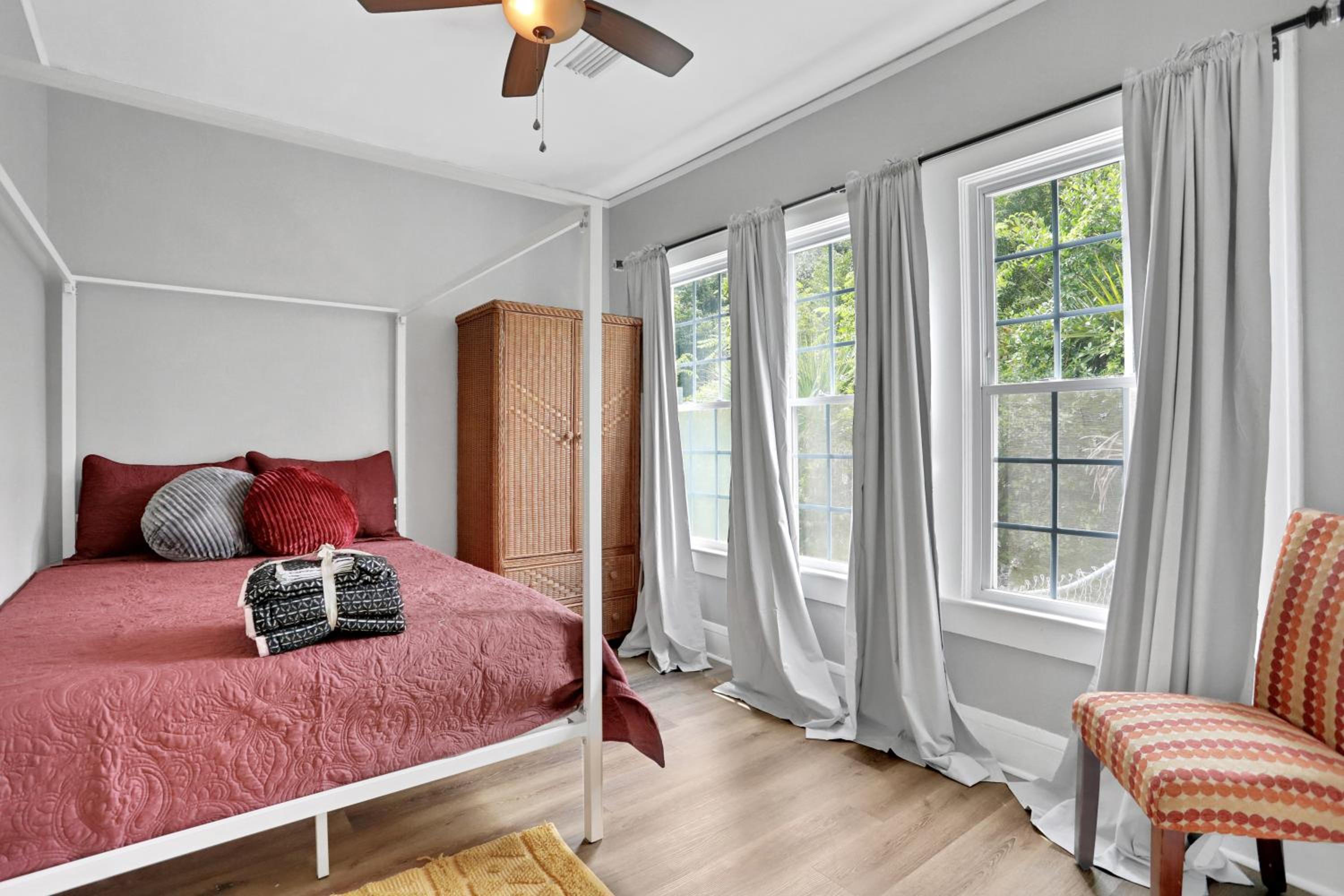 Entire house in Avondale, walking distance to shops and restaurants