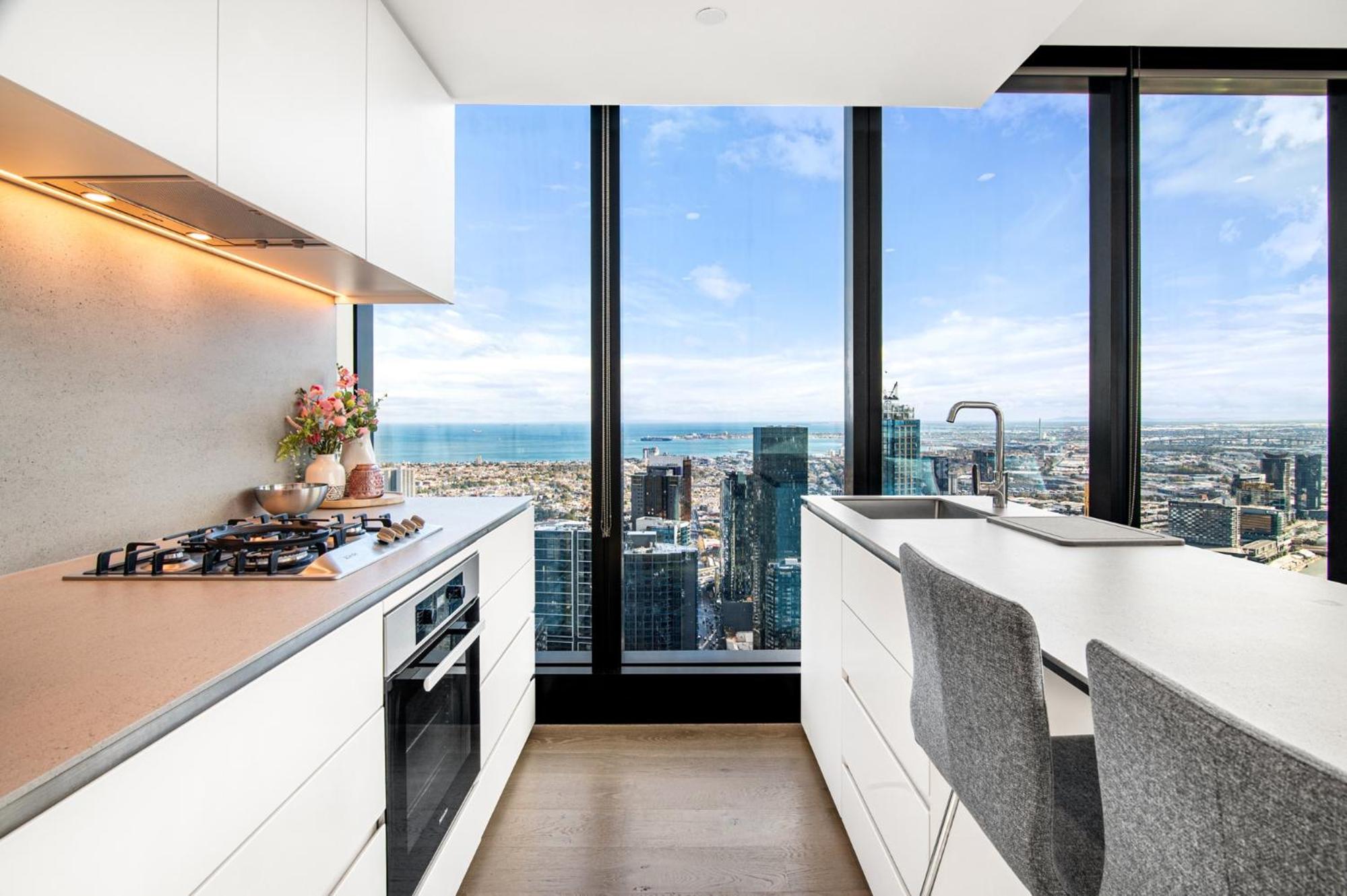 Stylish City Apartment with Expanding City Views