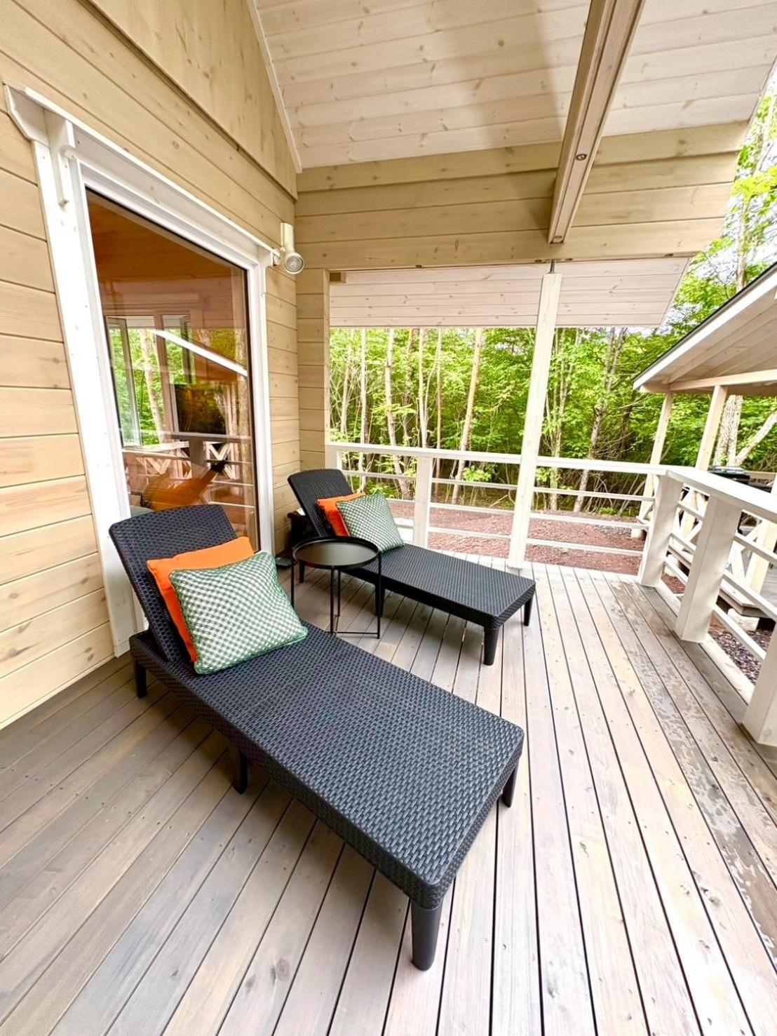 Second House kukka