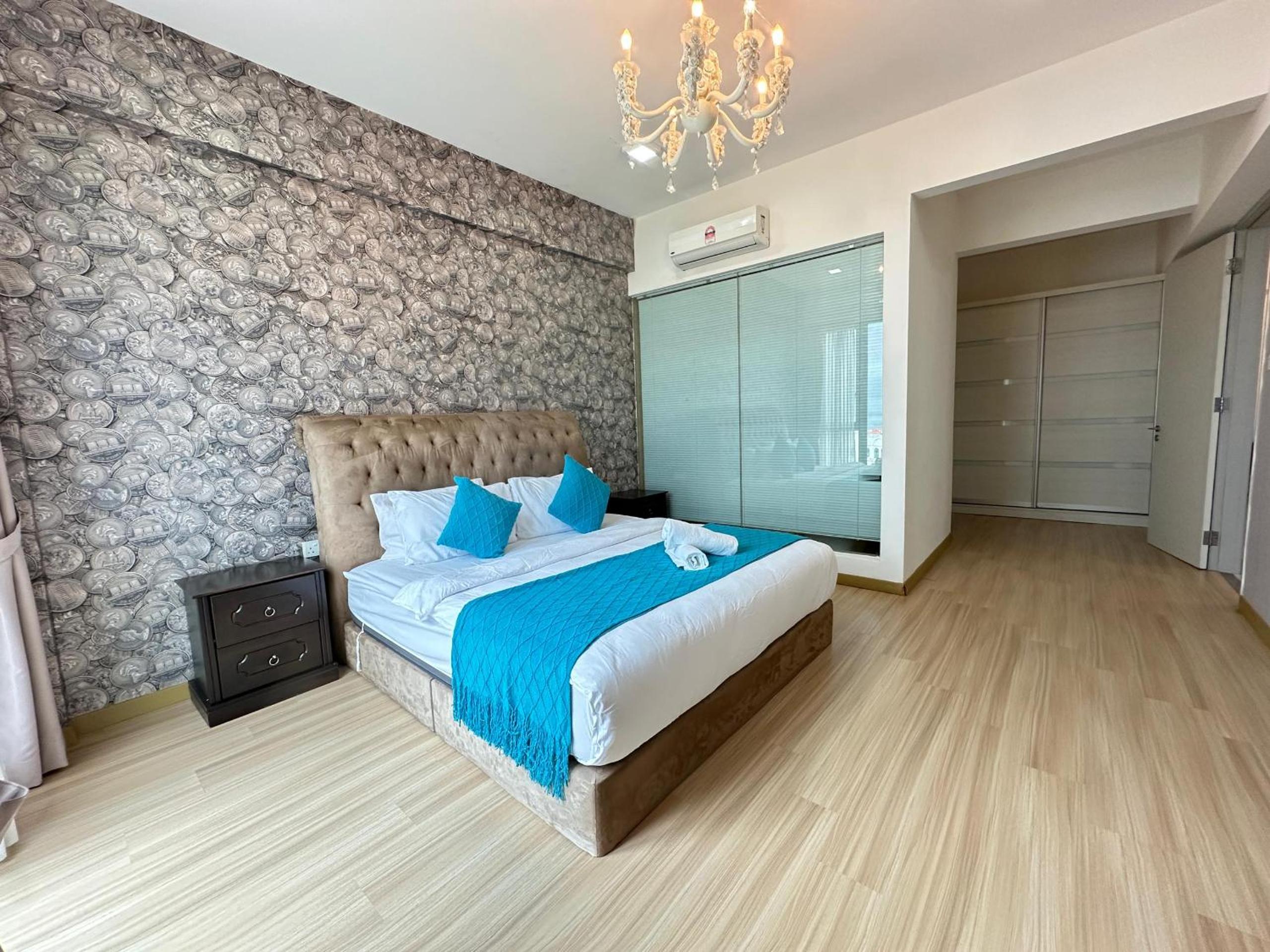 Seaview 2BR Suite with Pool & bathtub near Gurney Jazz Suites
