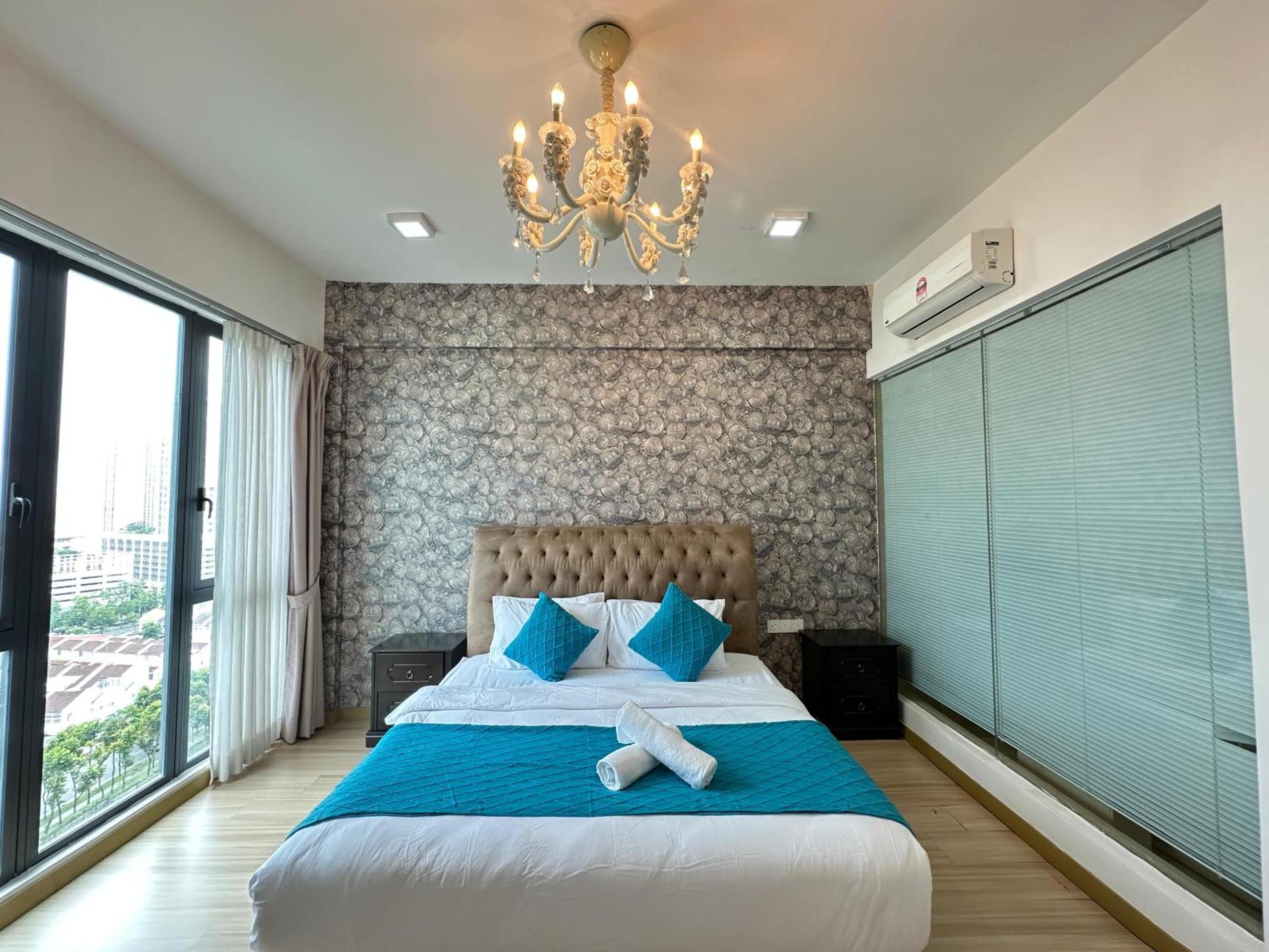 Seaview 2BR Suite with Pool & bathtub near Gurney Jazz Suites