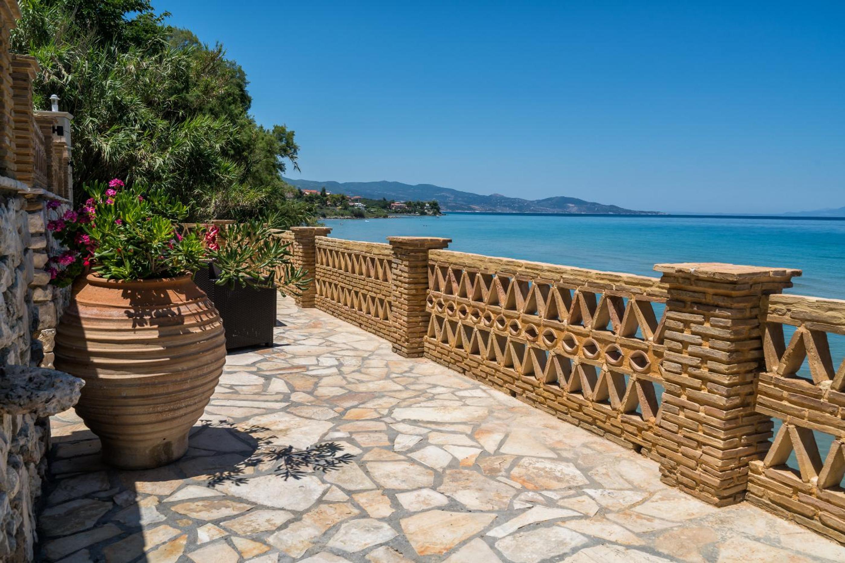 Playa Del Zante, by TK Premium Stays photo 5