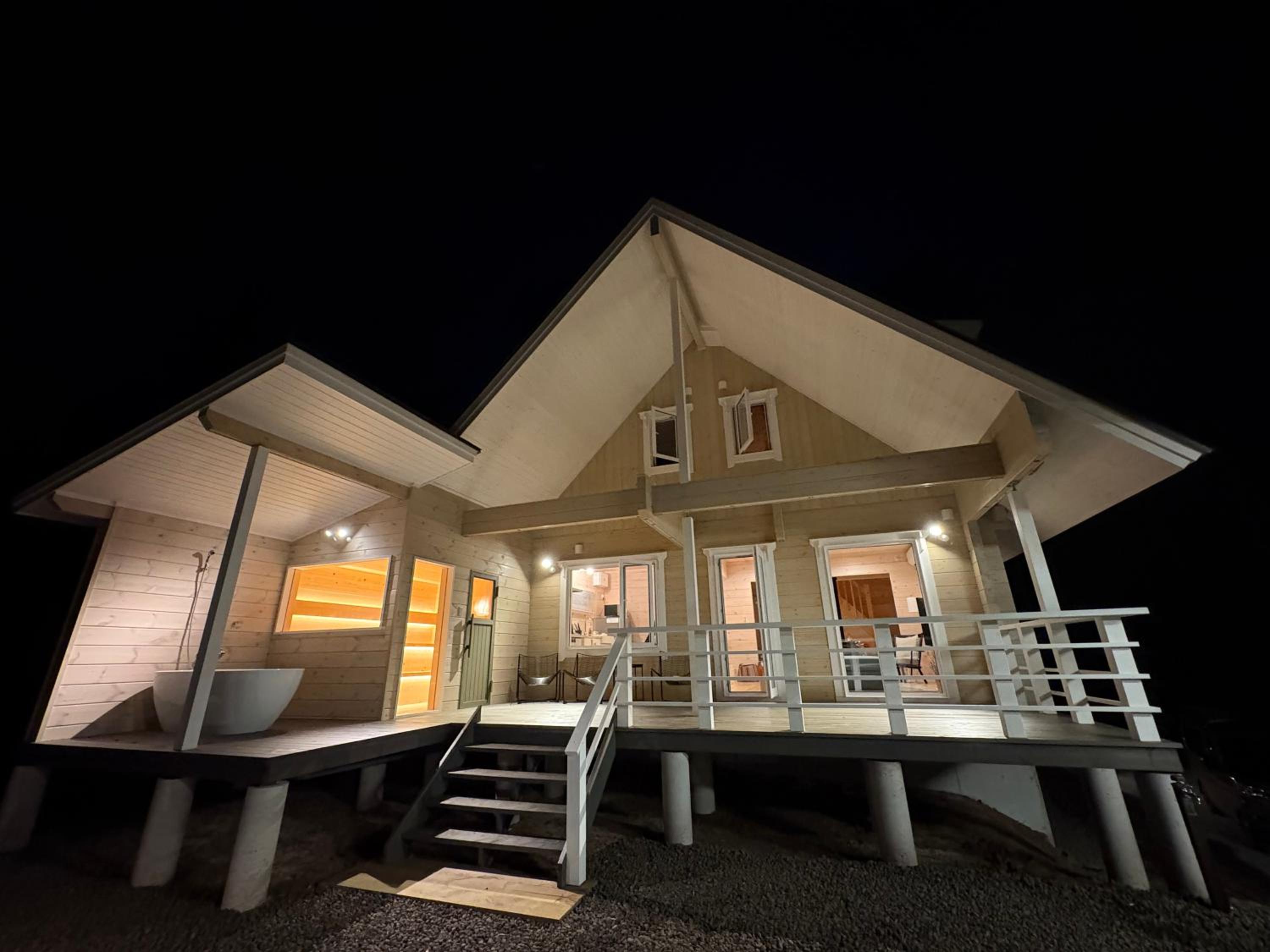 Second House kukka