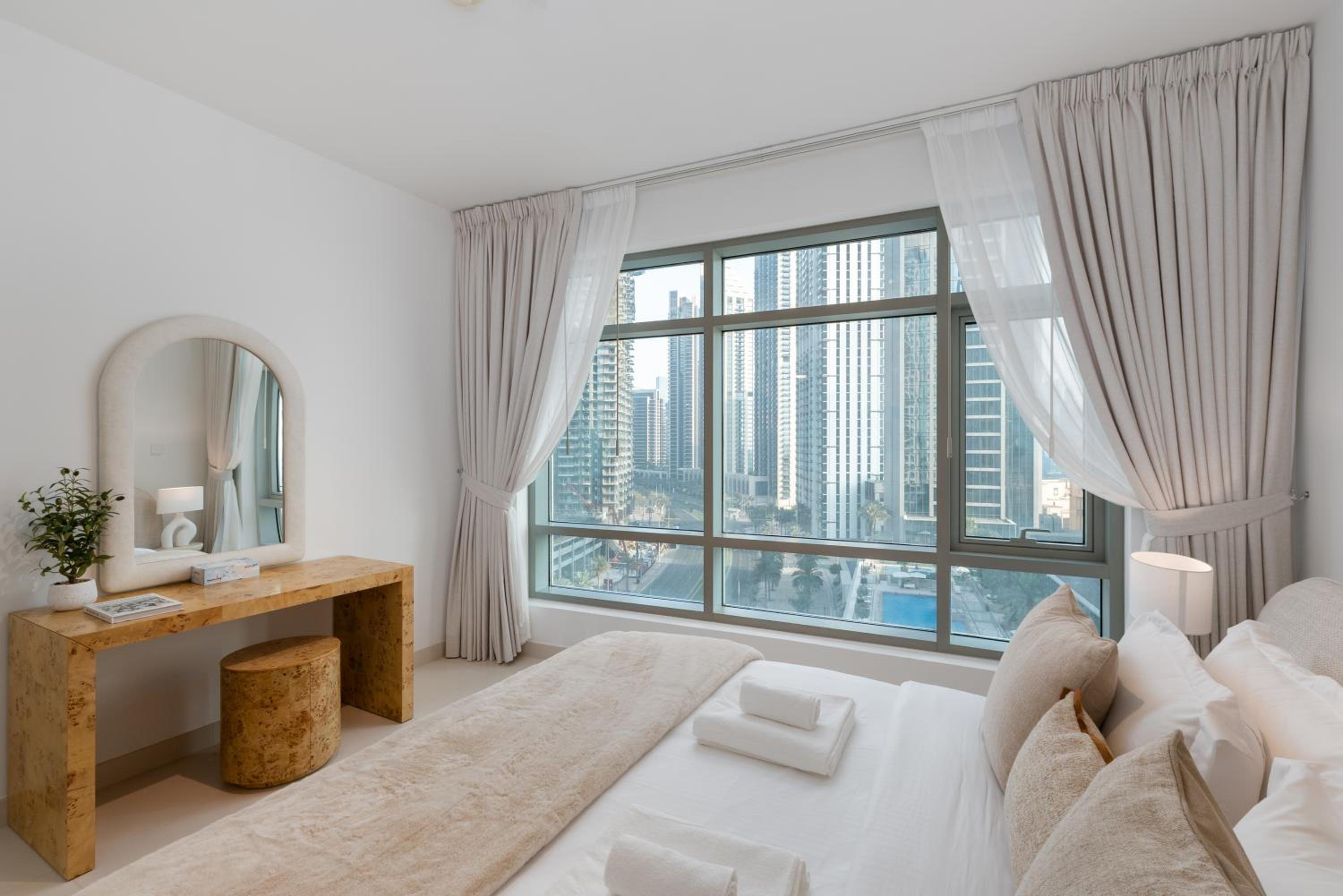 The Lofts West, Downtown Dubai - Mint Stay