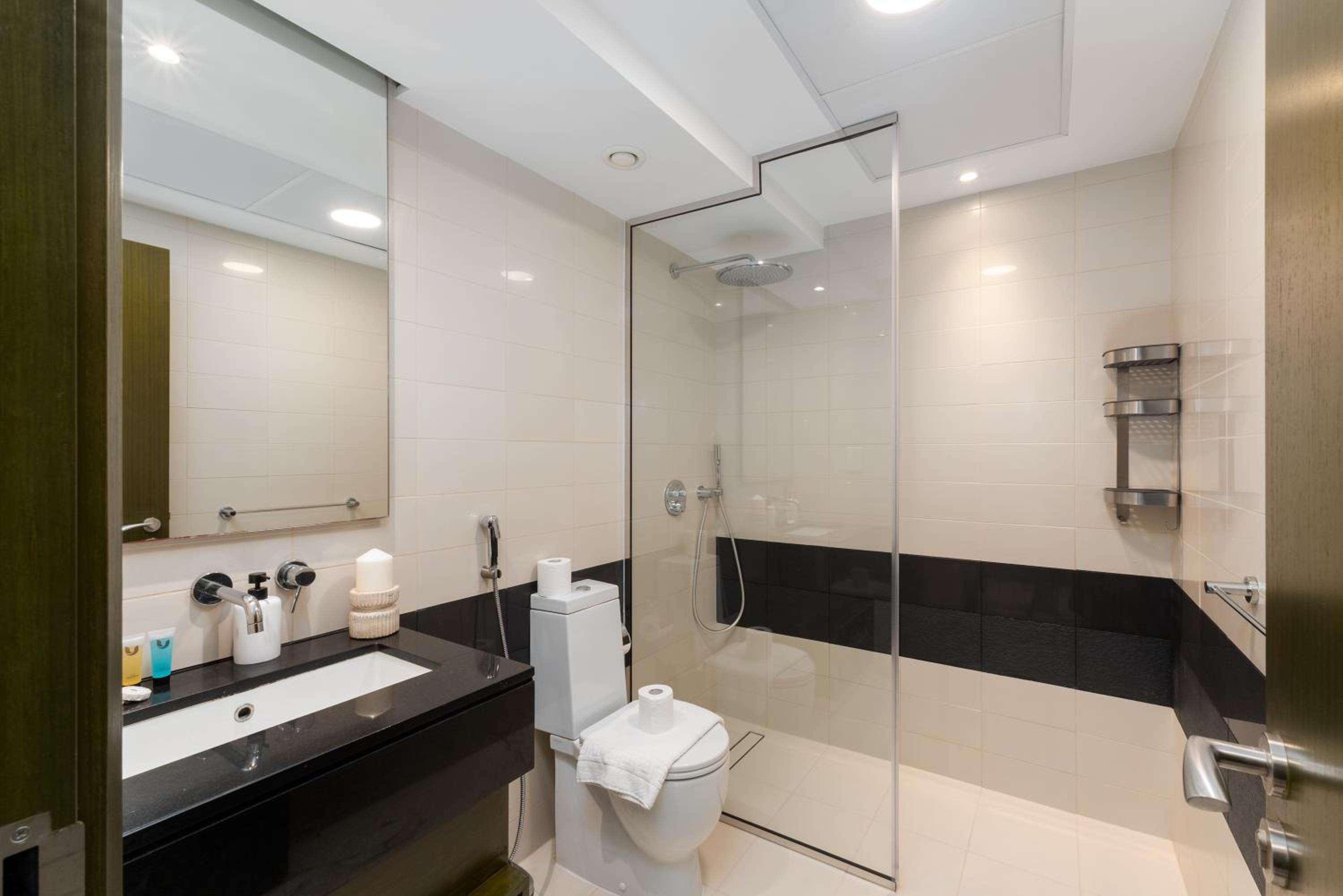 The Lofts West, Downtown Dubai - Mint Stay