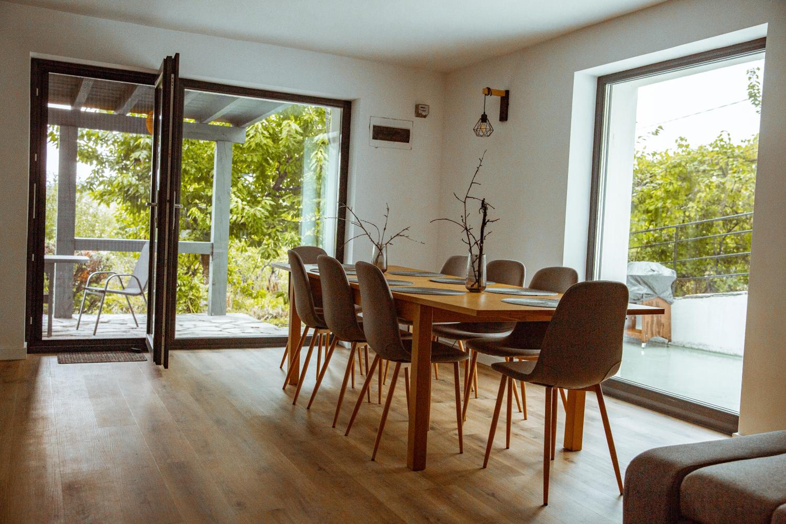 Sunset Hills Chalet