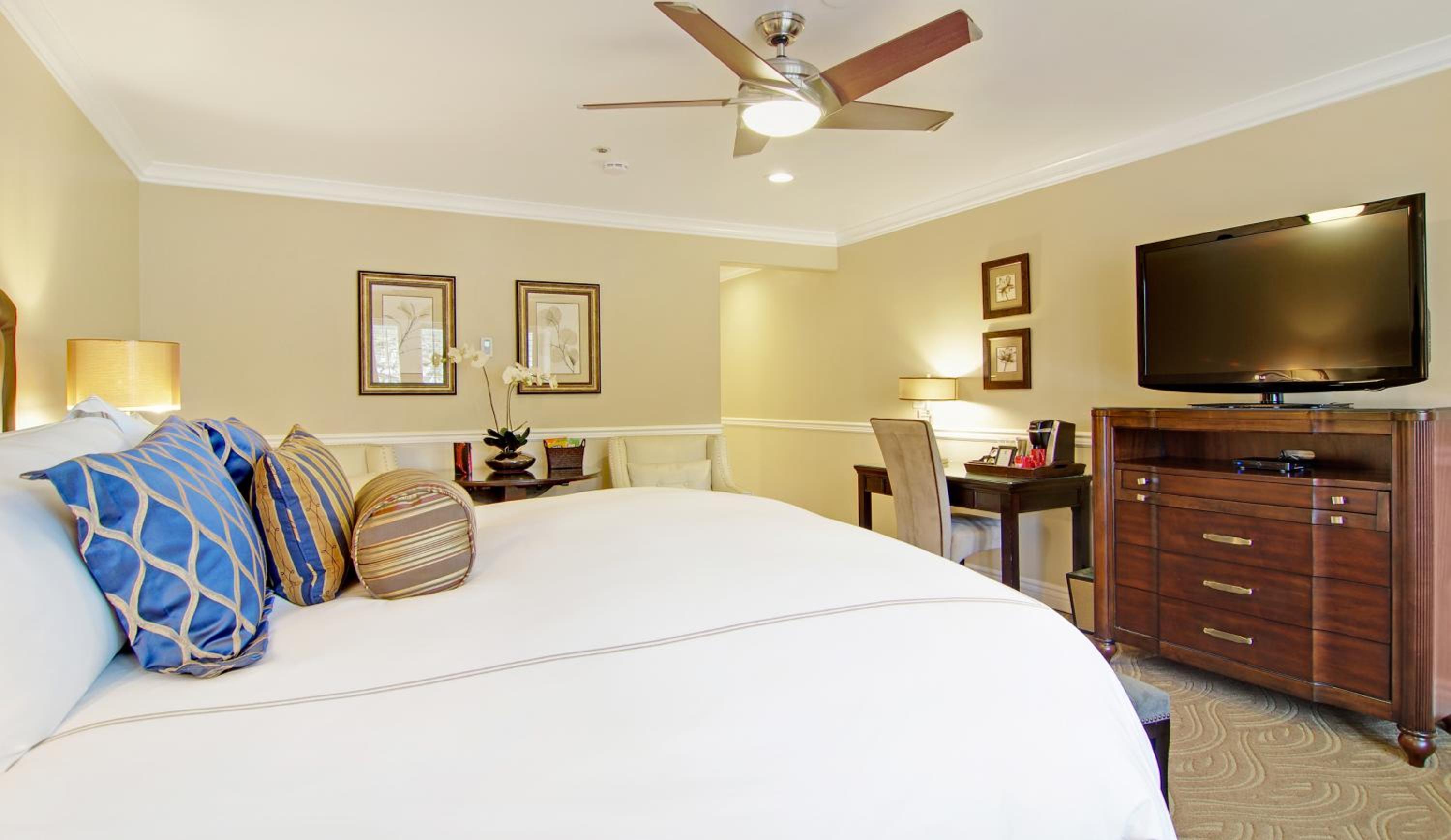 Monterey Vacations - Carriage House Inn - Property Image 4