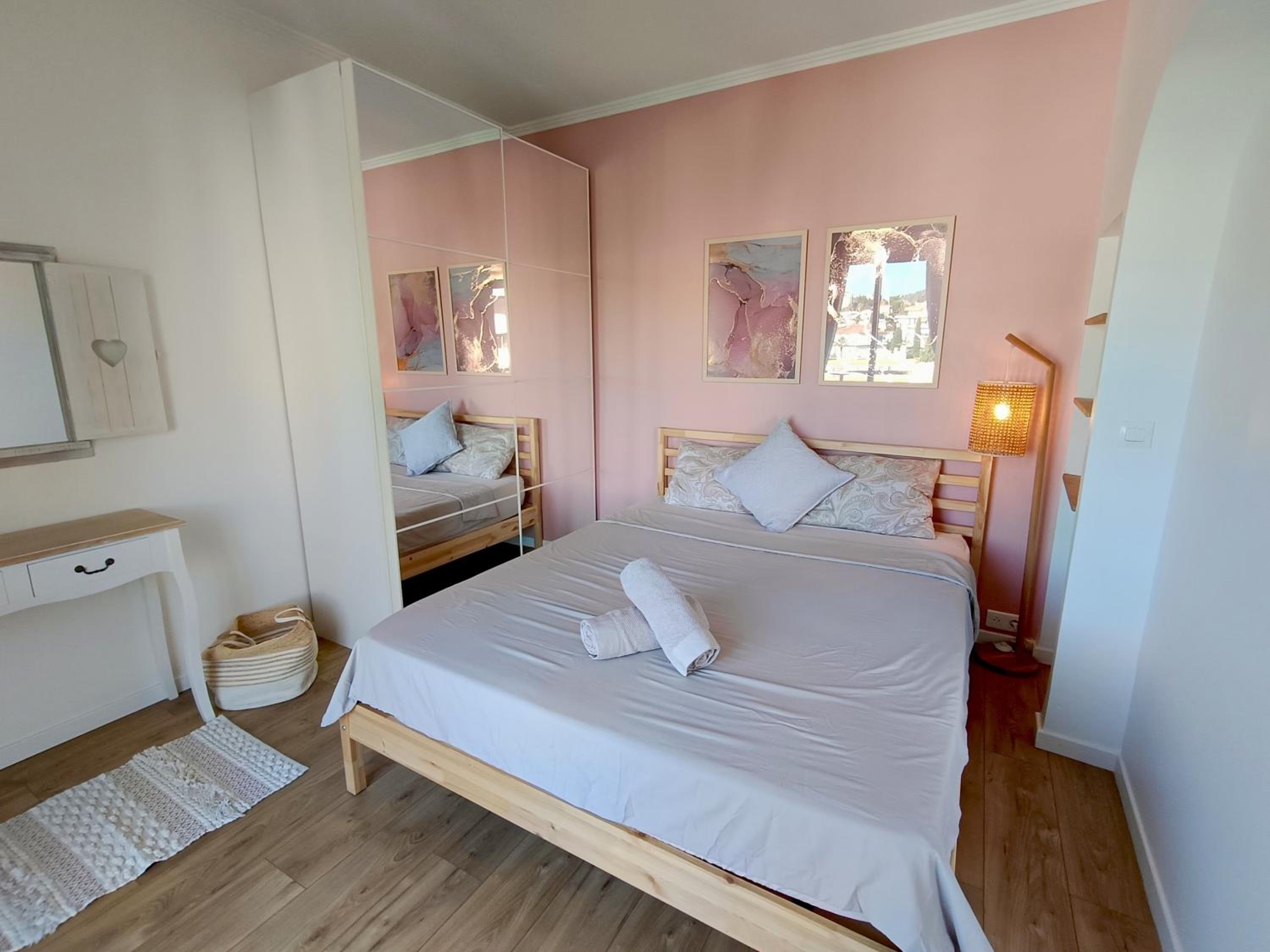Stunning 2 bedroom apartment with Terrace and Sea view, Nice Cimiez Liberation