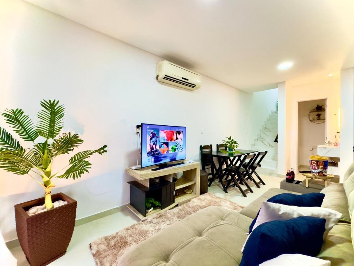 Casa em Bal Picarras 3 quartos churrasqueira privativa Ar Condicionado Wi-fi Cozinha Completa a 750m Praia com vaga privativa de Garagem