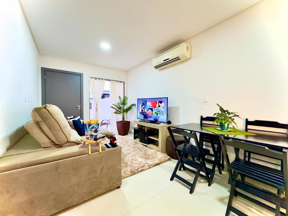 Casa em Bal Picarras 3 quartos churrasqueira privativa Ar Condicionado Wi-fi Cozinha Completa a 750m Praia com vaga privativa de Garagem