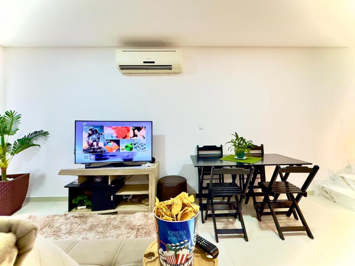 Casa em Bal Picarras 3 quartos churrasqueira privativa Ar Condicionado Wi-fi Cozinha Completa a 750m Praia com vaga privativa de Garagem